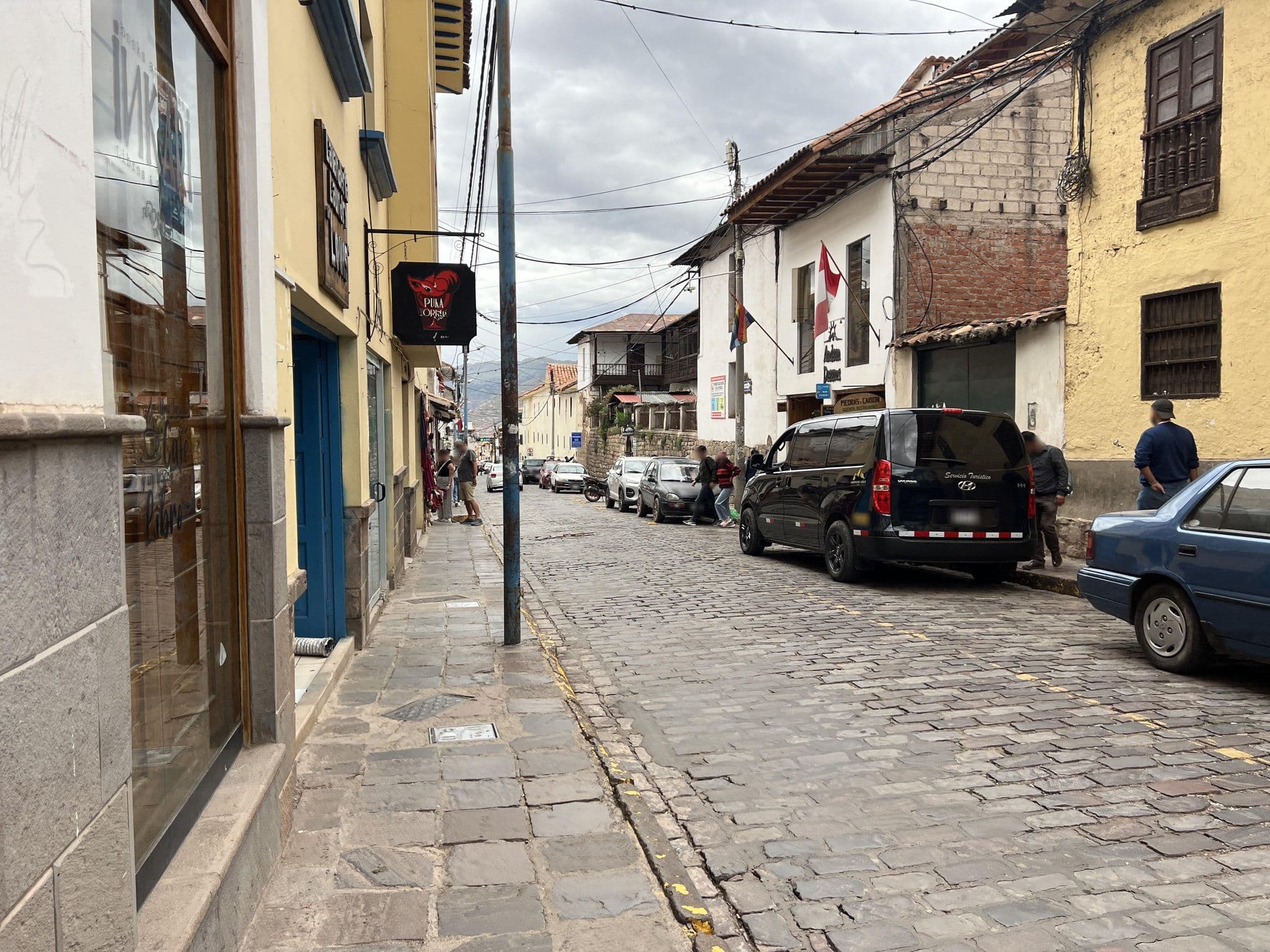 Street view near Andean Dreams Hotel, Santiago — © jaderbavaresco (CC BY-SA · Mapillary)