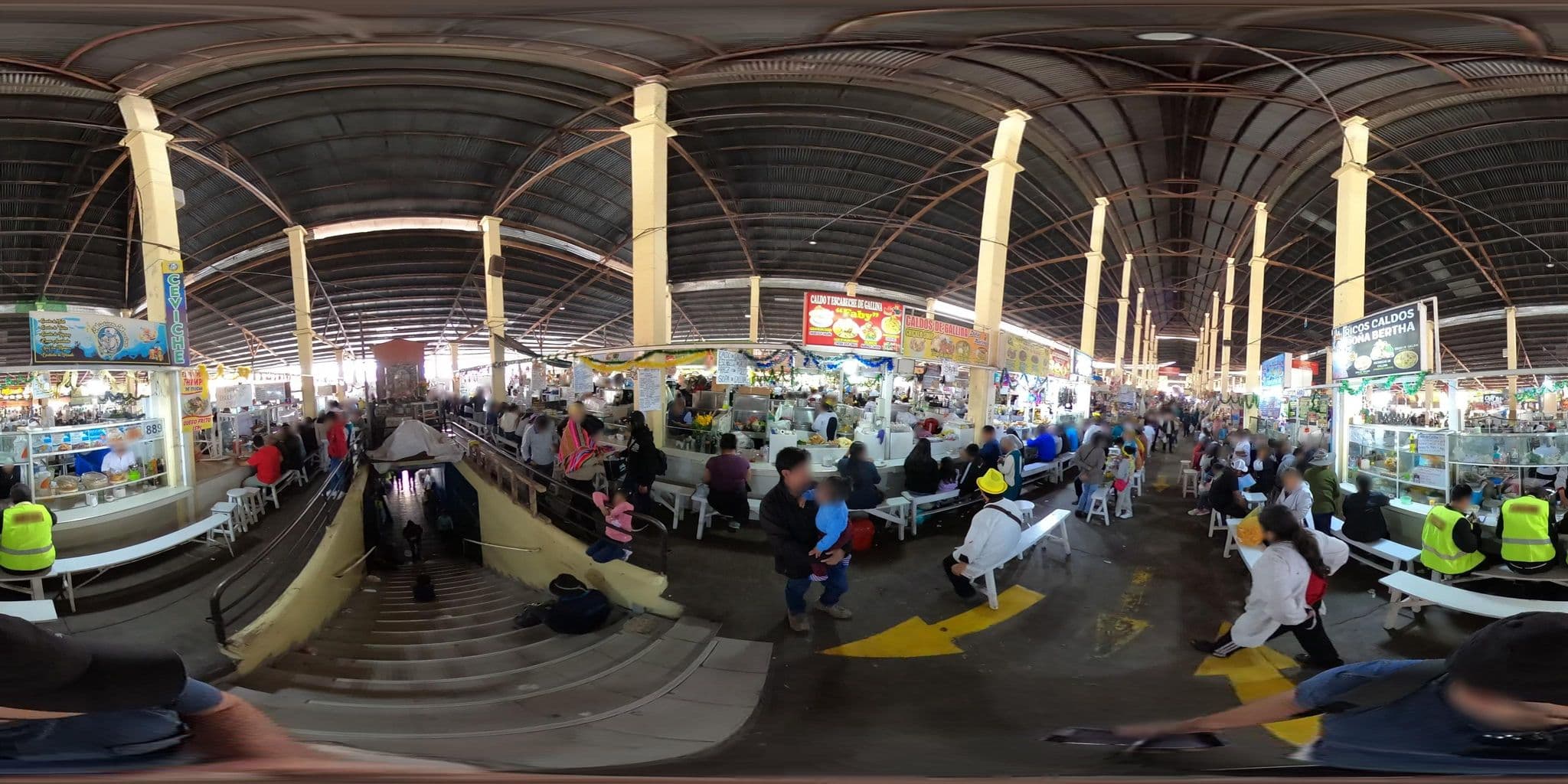 Street view near Hostal Panay, Santiago — © jaderbavaresco (CC BY-SA · Mapillary)