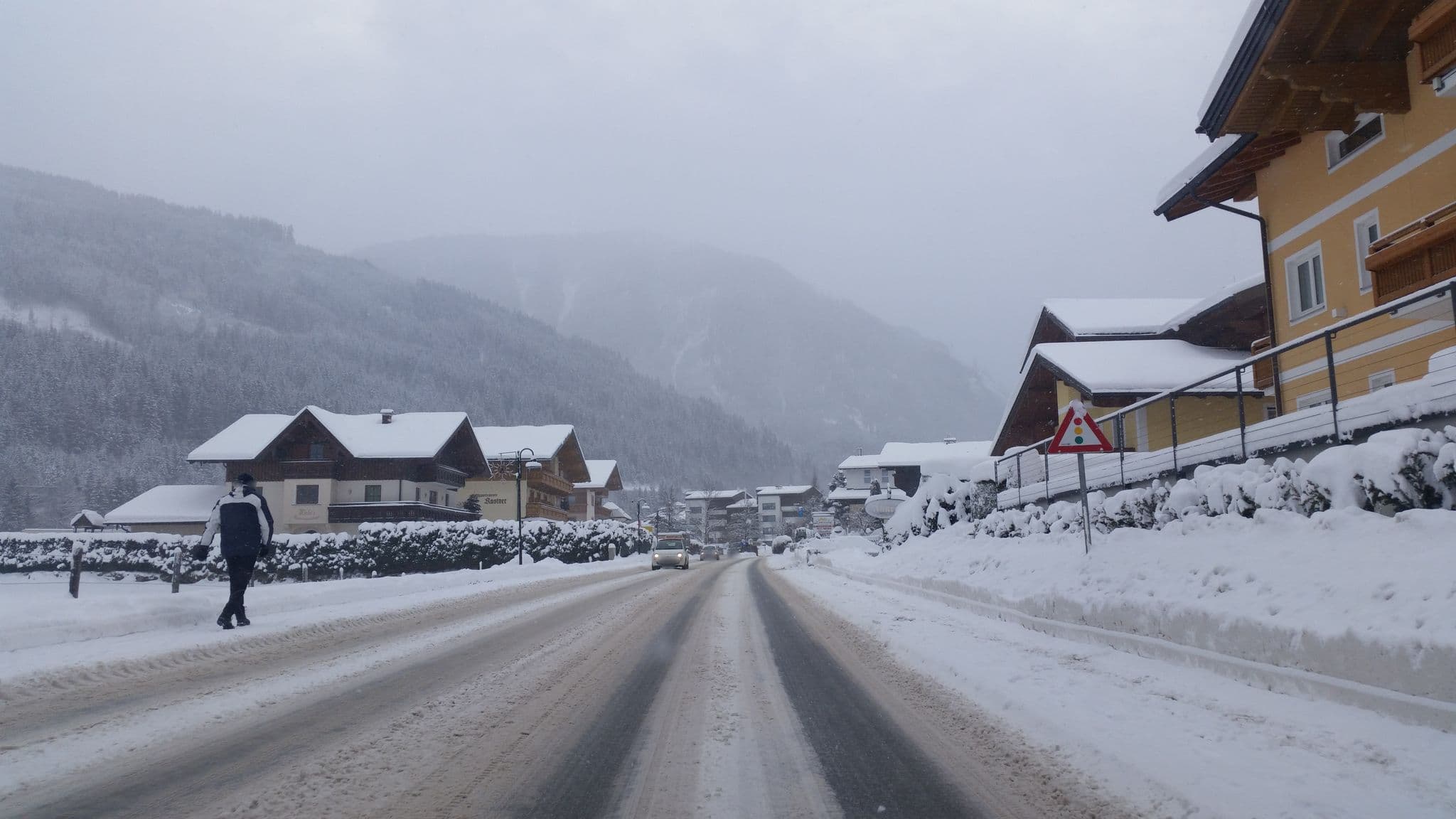 Street view near Jägerheim, Altenmarkt im Pongau — © it_s_so_funny (CC BY-SA · Mapillary)