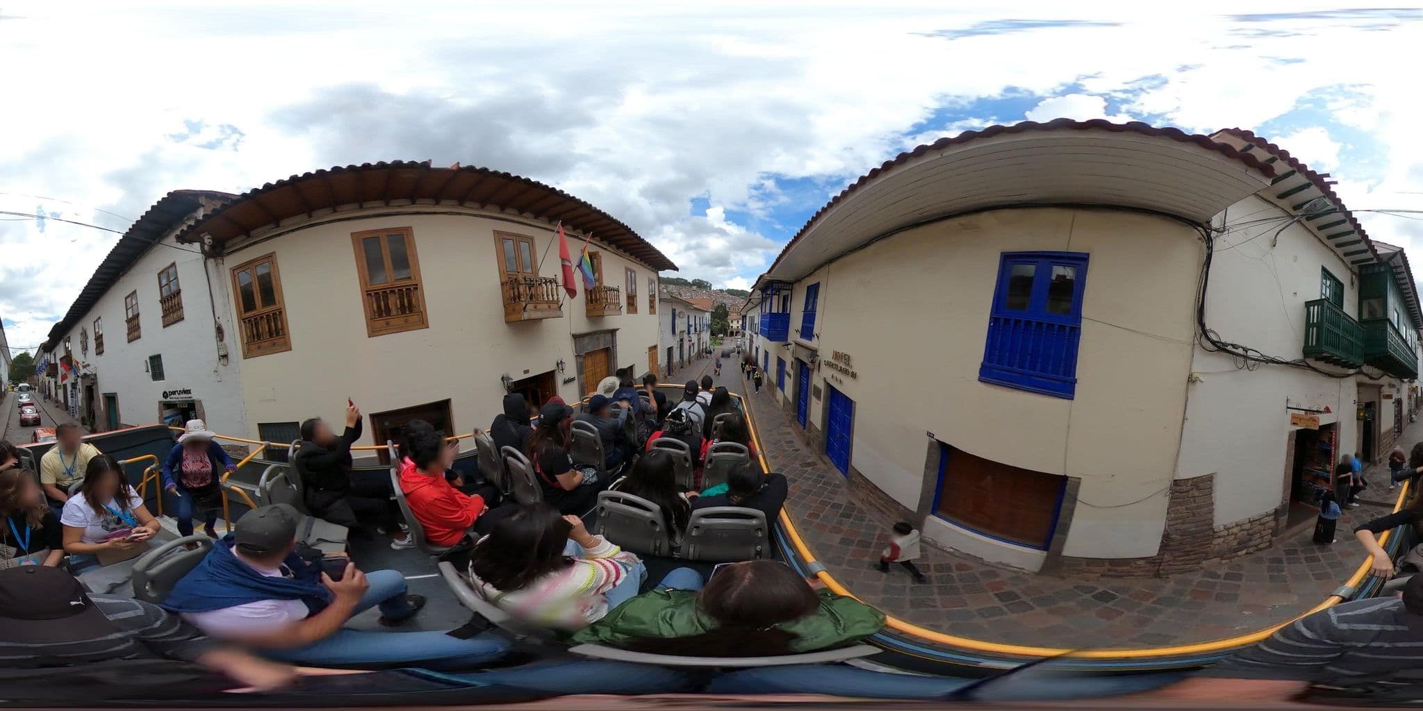 Street view near Hotel Marqueses, Santiago — © jaderbavaresco (CC BY-SA · Mapillary)