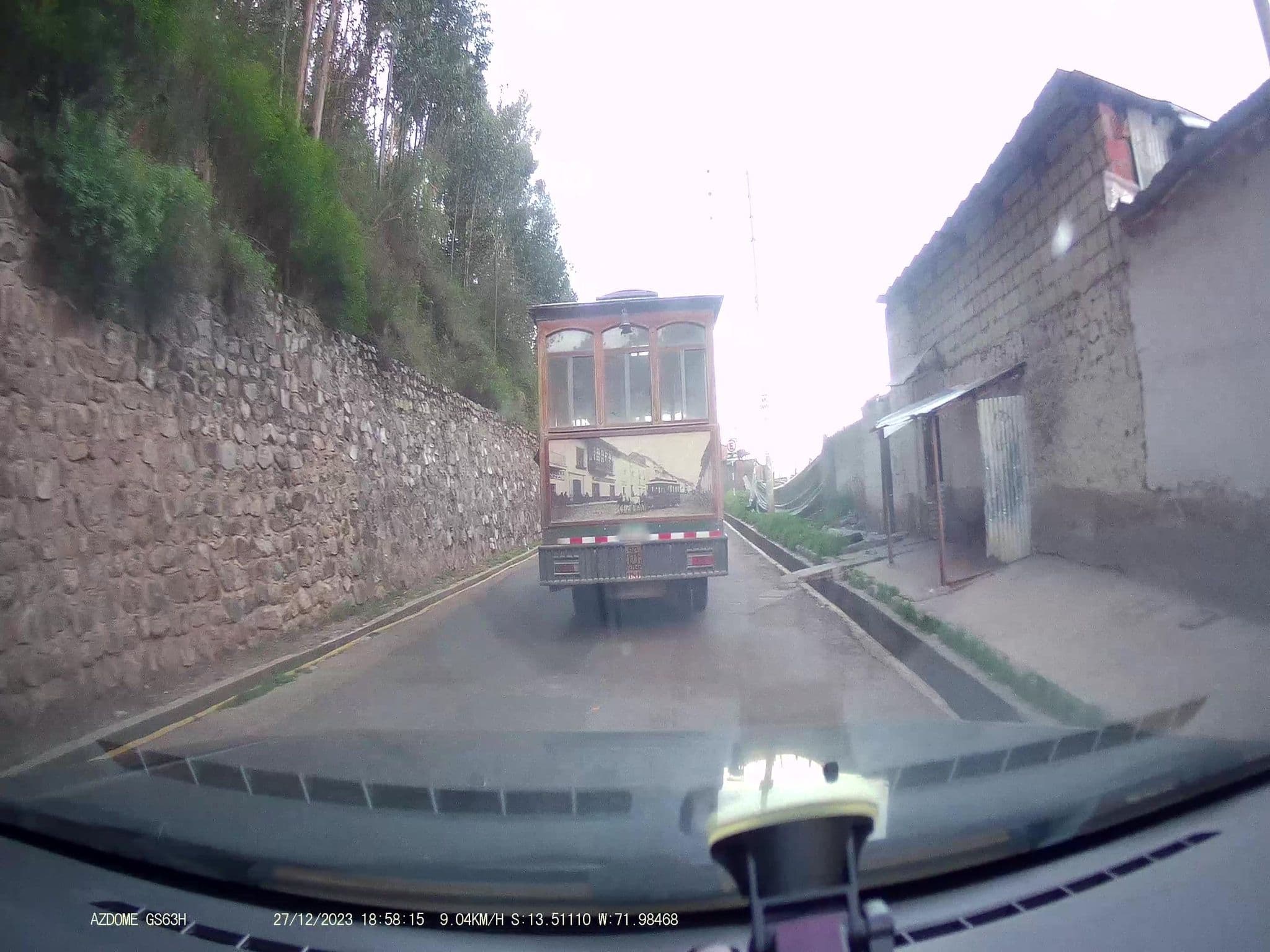Street view near Mamasara Hotel Cusco Peru, Santiago — © jaderbavaresco (CC BY-SA · Mapillary)