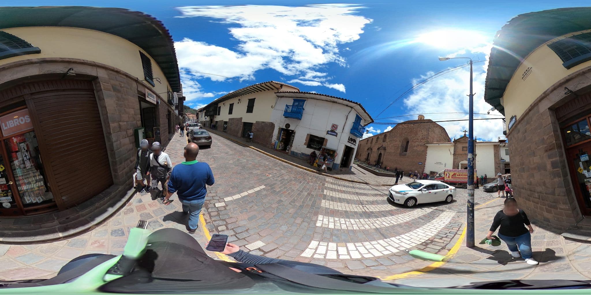 Street view near Hostal Iquique, Santiago — © jaderbavaresco (CC BY-SA · Mapillary)