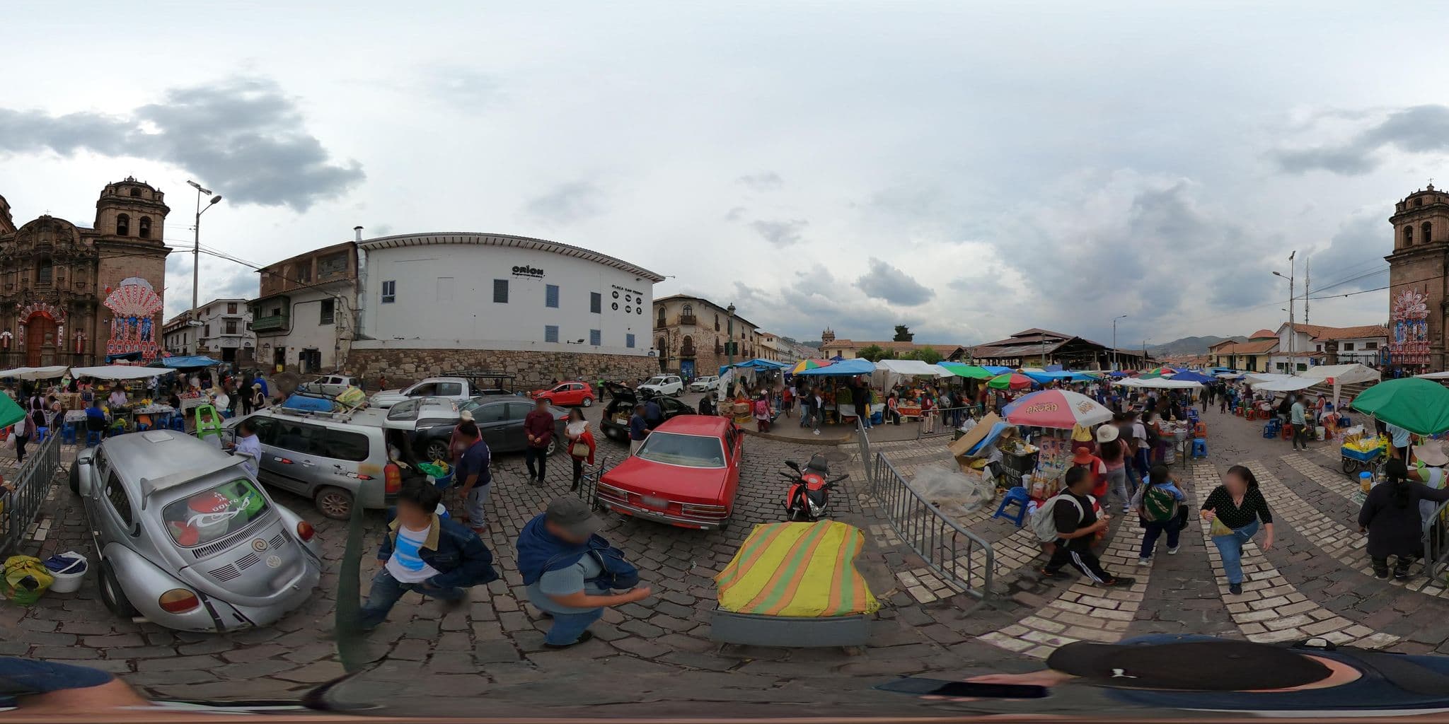 Street view near Incama Cusco Hostel, Santiago — © jaderbavaresco (CC BY-SA · Mapillary)