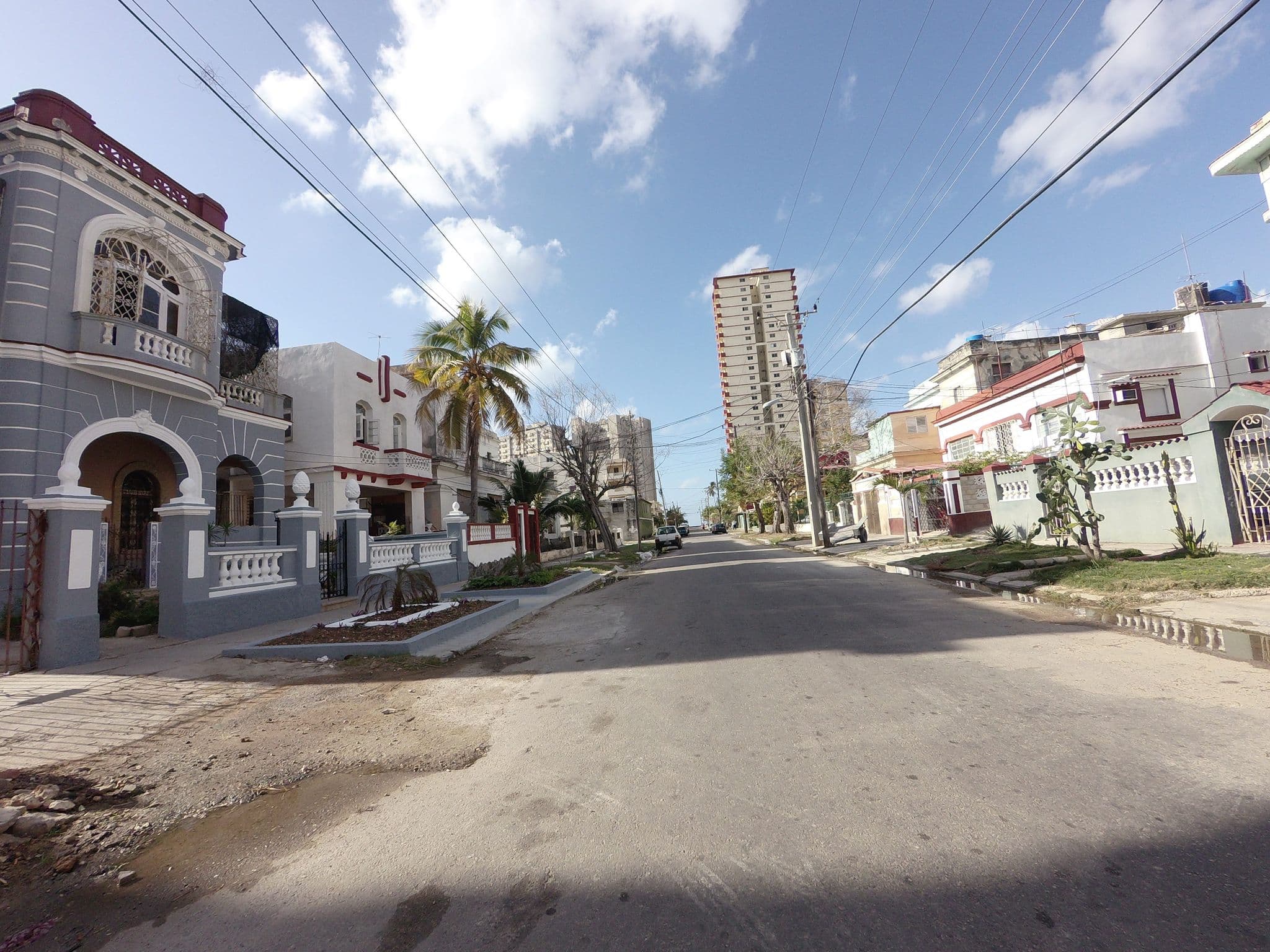 Street view near Villa Avana, Vedado — © havana (CC BY-SA · Mapillary)