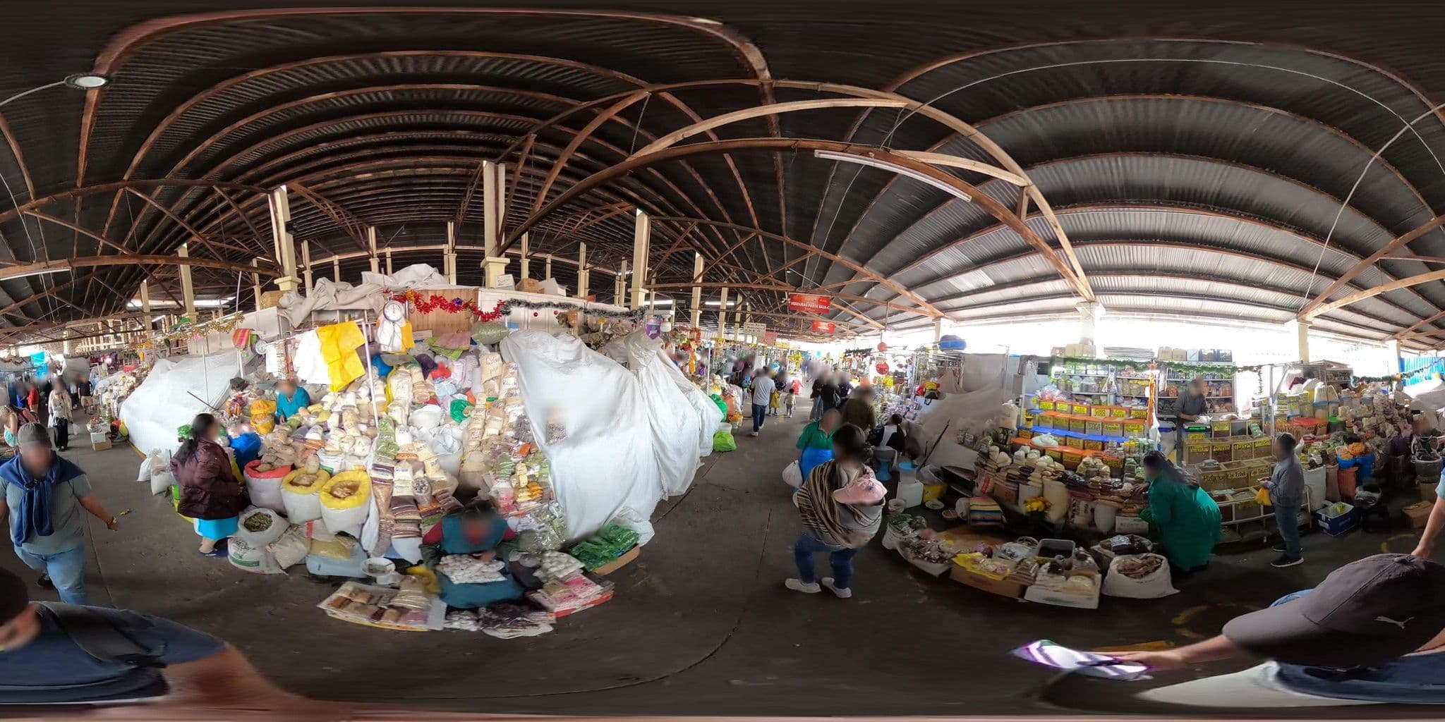 Street view near Kamila Lodge, Santiago — © jaderbavaresco (CC BY-SA · Mapillary)