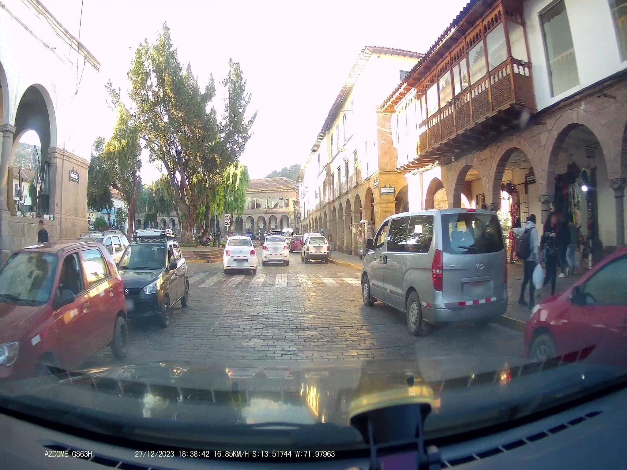 Street view near Hotel Cusco El Cuadro, Santiago — © jaderbavaresco (CC BY-SA · Mapillary)