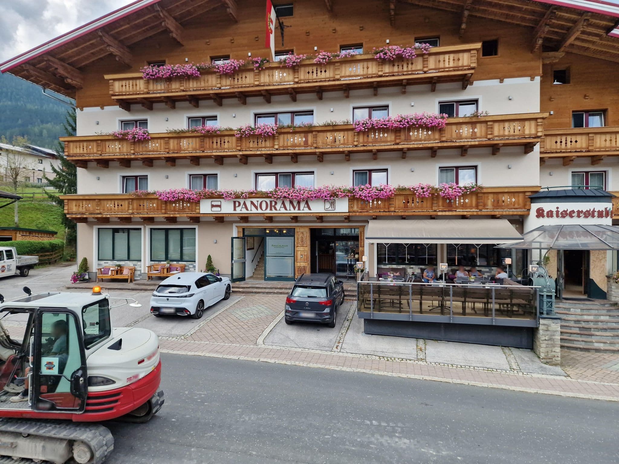 Street view near Aparthotel Panorama, Altenmarkt im Pongau — © santon (CC BY-SA · Mapillary)
