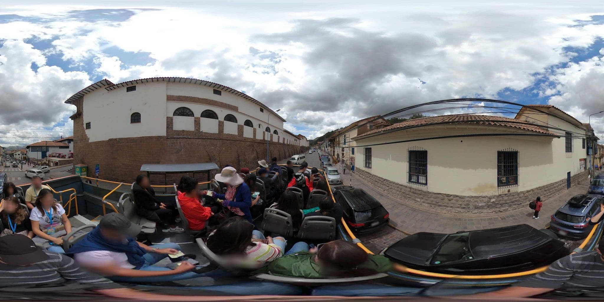 Street view near hitchhikers, Santiago — © jaderbavaresco (CC BY-SA · Mapillary)