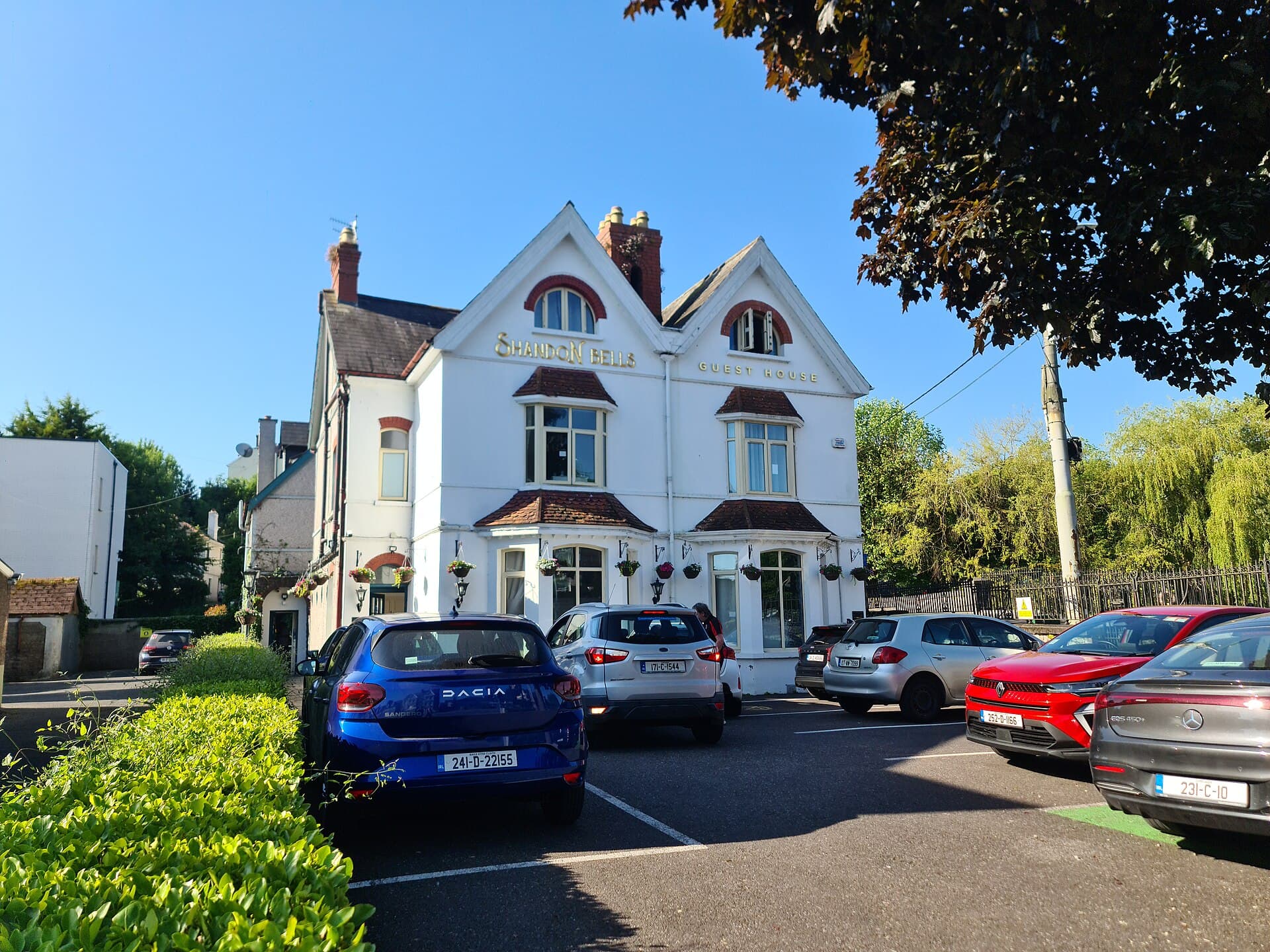 Shandon Bells B & B (via Wikimedia Commons, CC BY-SA 4.0)