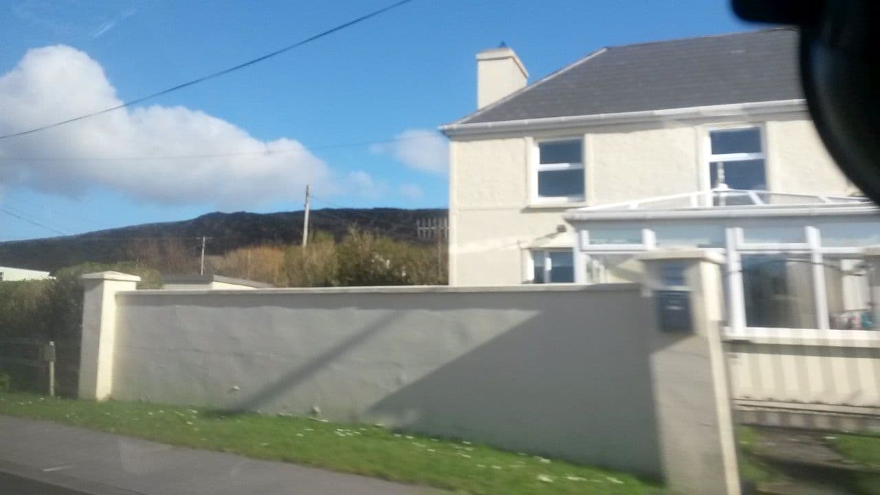 Street view near Loistin Ferriter's Cove, Dingle — © debigc (CC BY-SA · Mapillary)