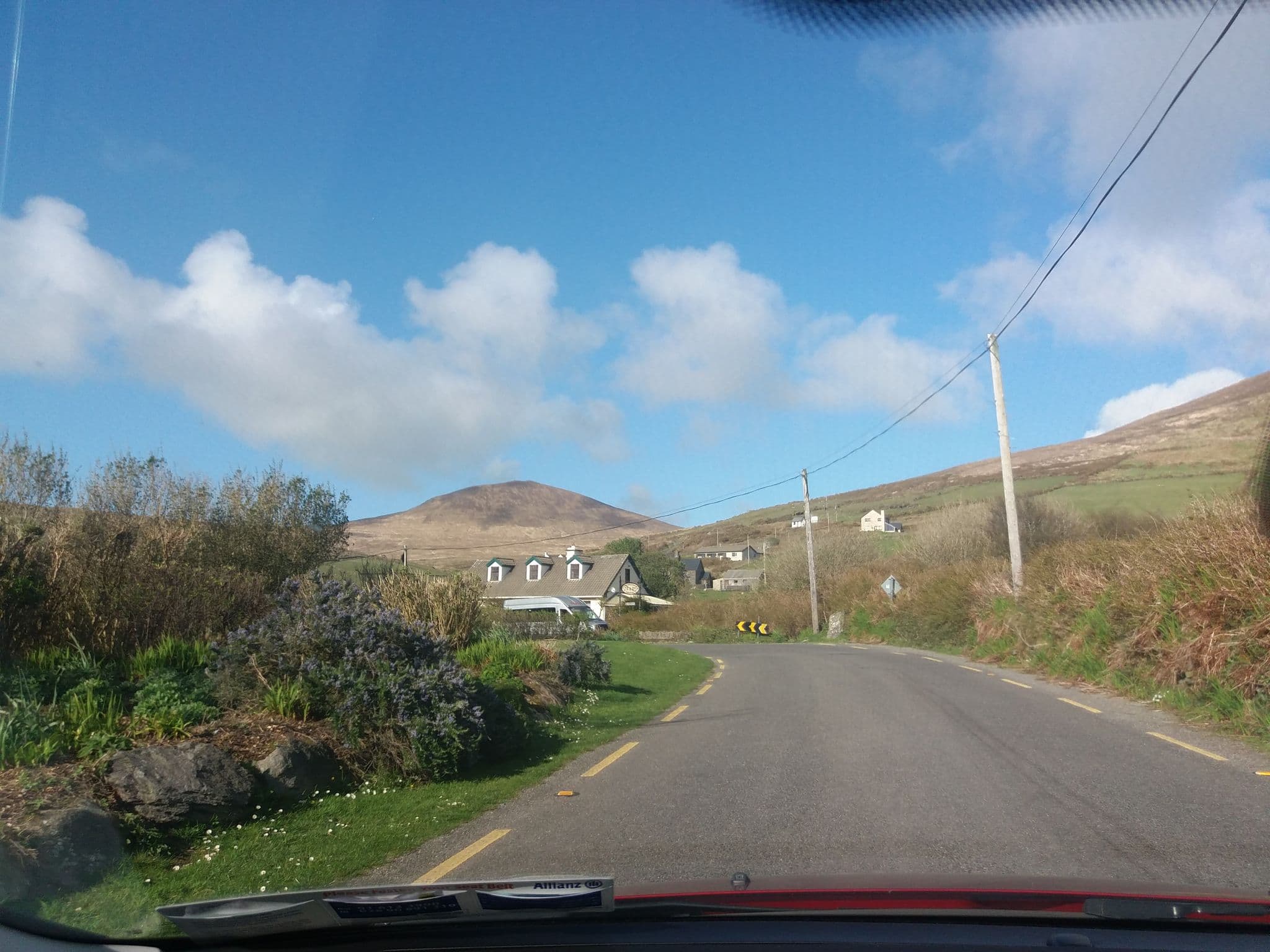 Street view near Gleann Dearg, Dingle — © tshedy (CC BY-SA · Mapillary)