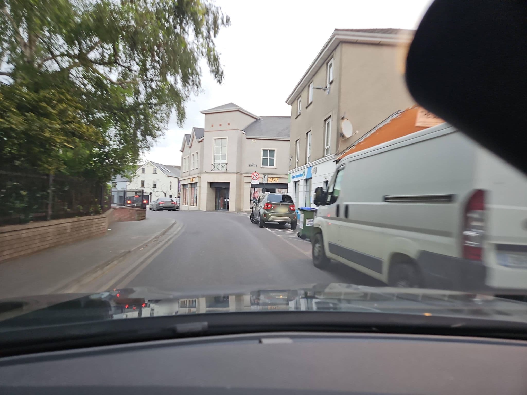 Street view near Sean Ogs Bar & B&B, Tralee — © toho (CC BY-SA · Mapillary)
