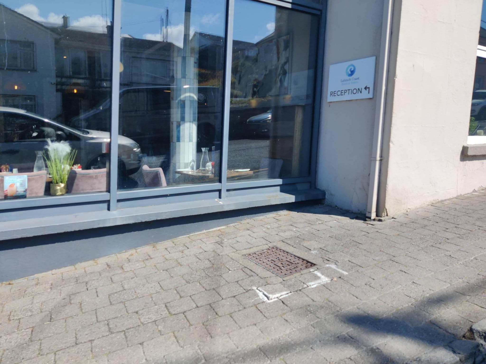 Street view near Aberdeen Hotel & Bar, Ennistimon — © amapanda (CC BY-SA · Mapillary)