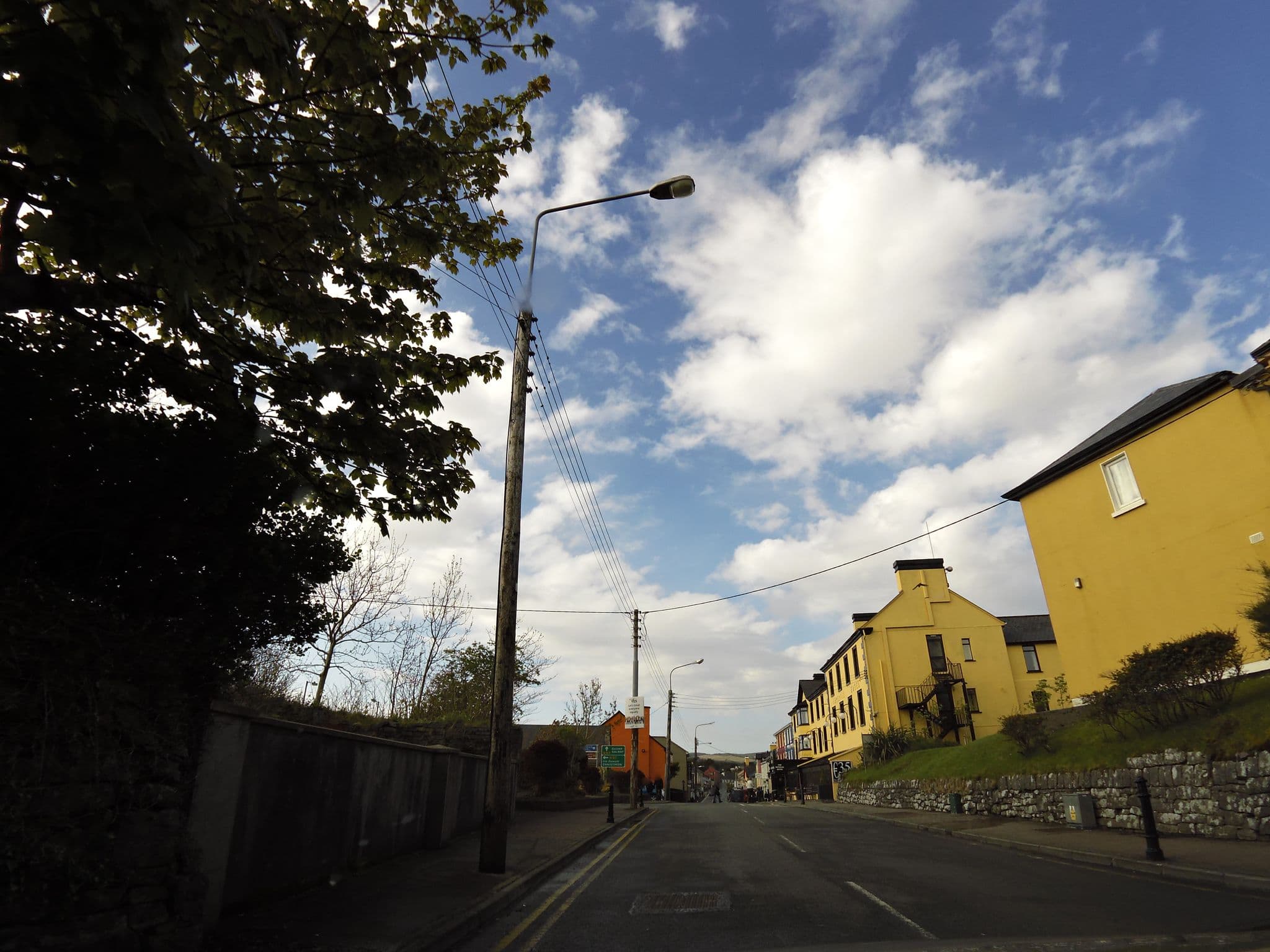 Street view near Sheedy's Hotel, Ennistimon — © bitnapper (CC BY-SA · Mapillary)