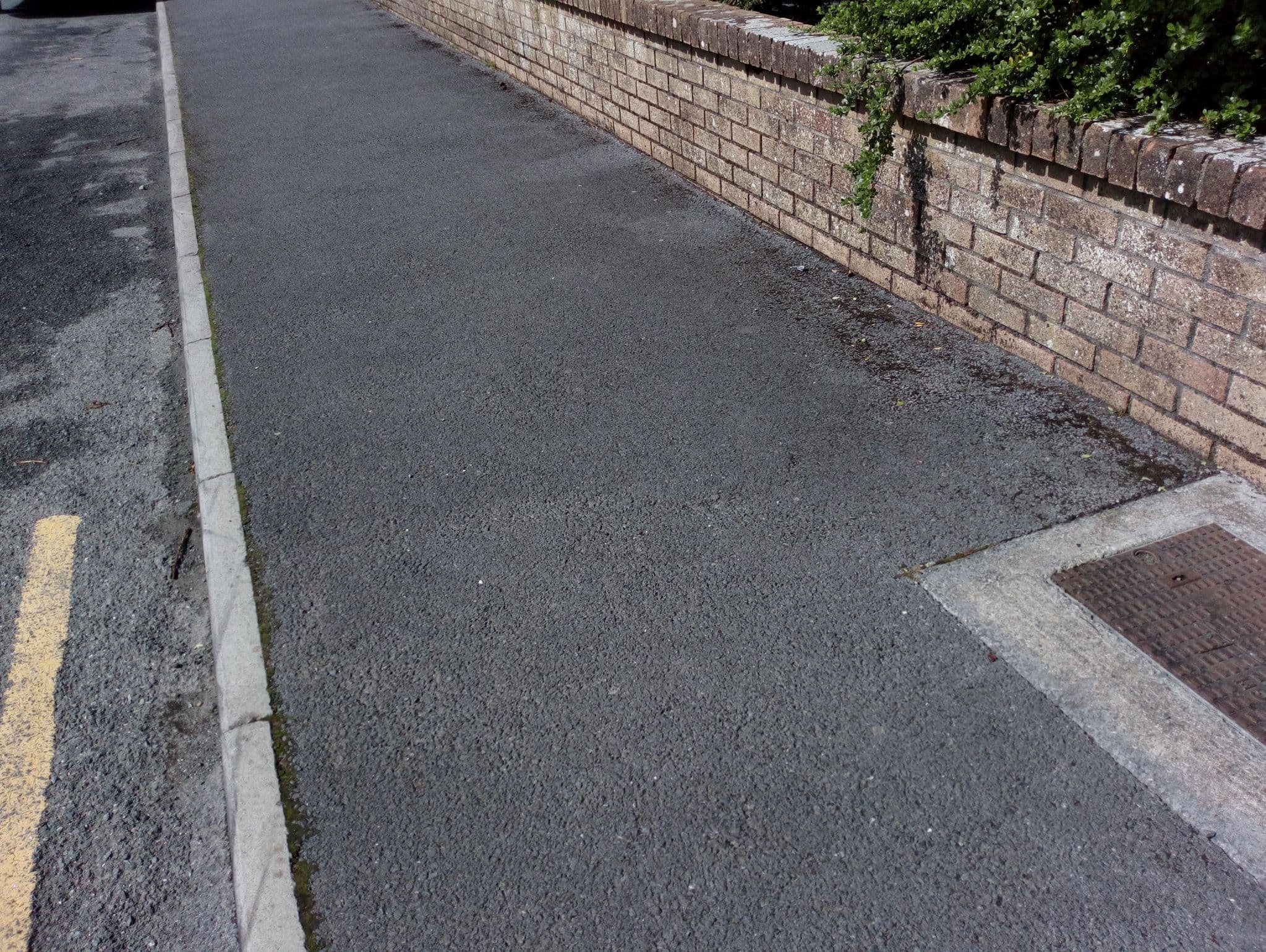 Street view near Breffni House, Galway — © jefkine (CC BY-SA · Mapillary)