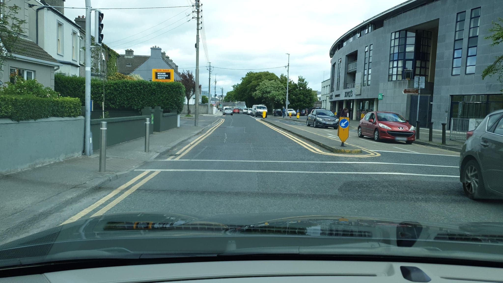 Street view near Prague House, Galway — © yannakis (CC BY-SA · Mapillary)