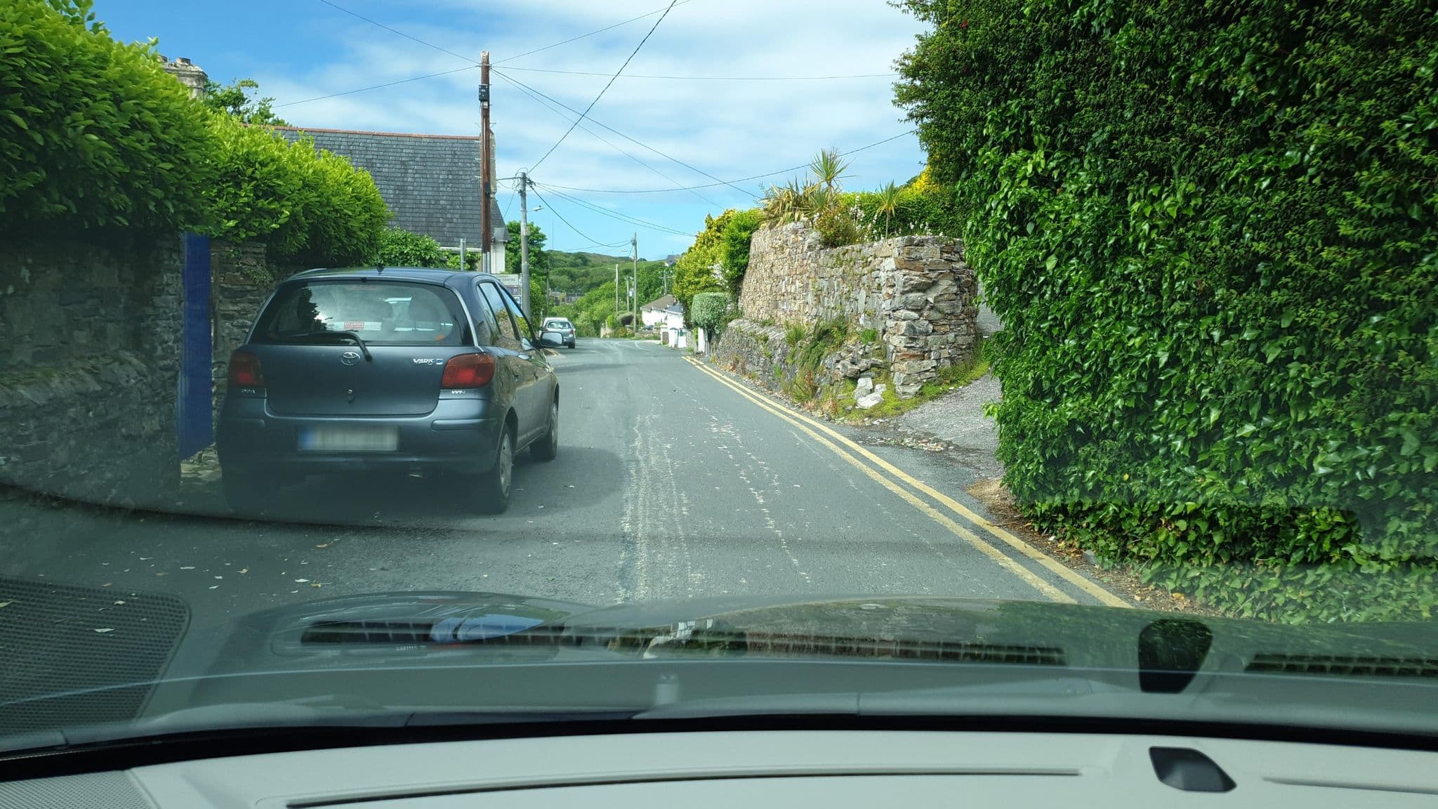 Street view near Central Hotel, Clifden — © yannakis (CC BY-SA · Mapillary)