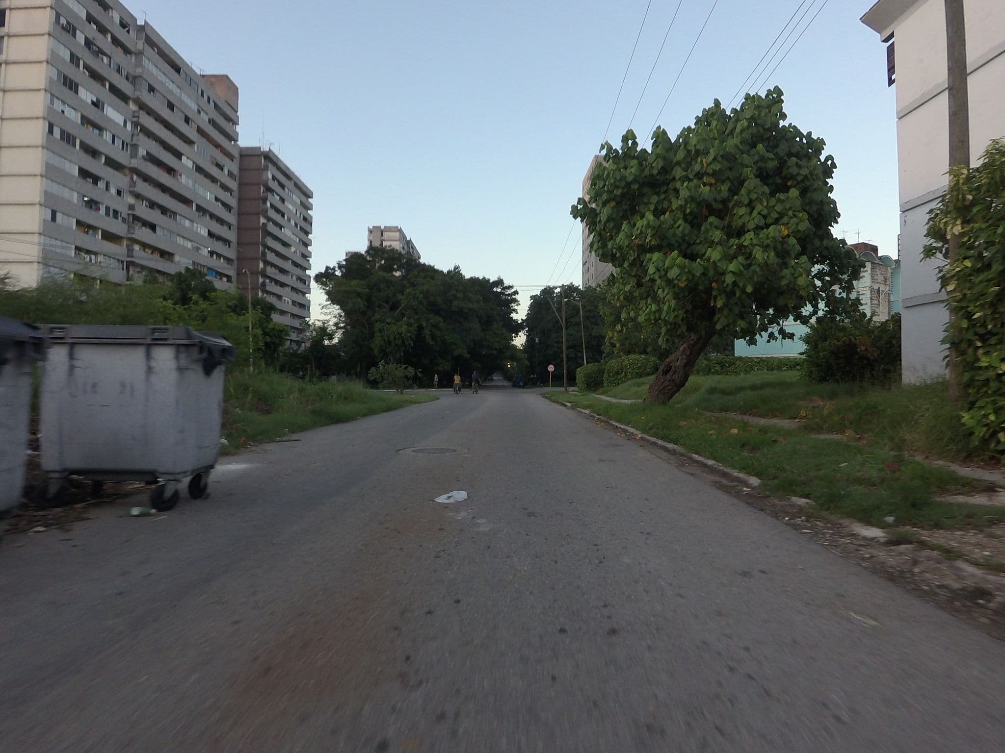 Street view near Bloque 8, Plaza de la Revolución — © elpbatista (CC BY-SA · Mapillary)