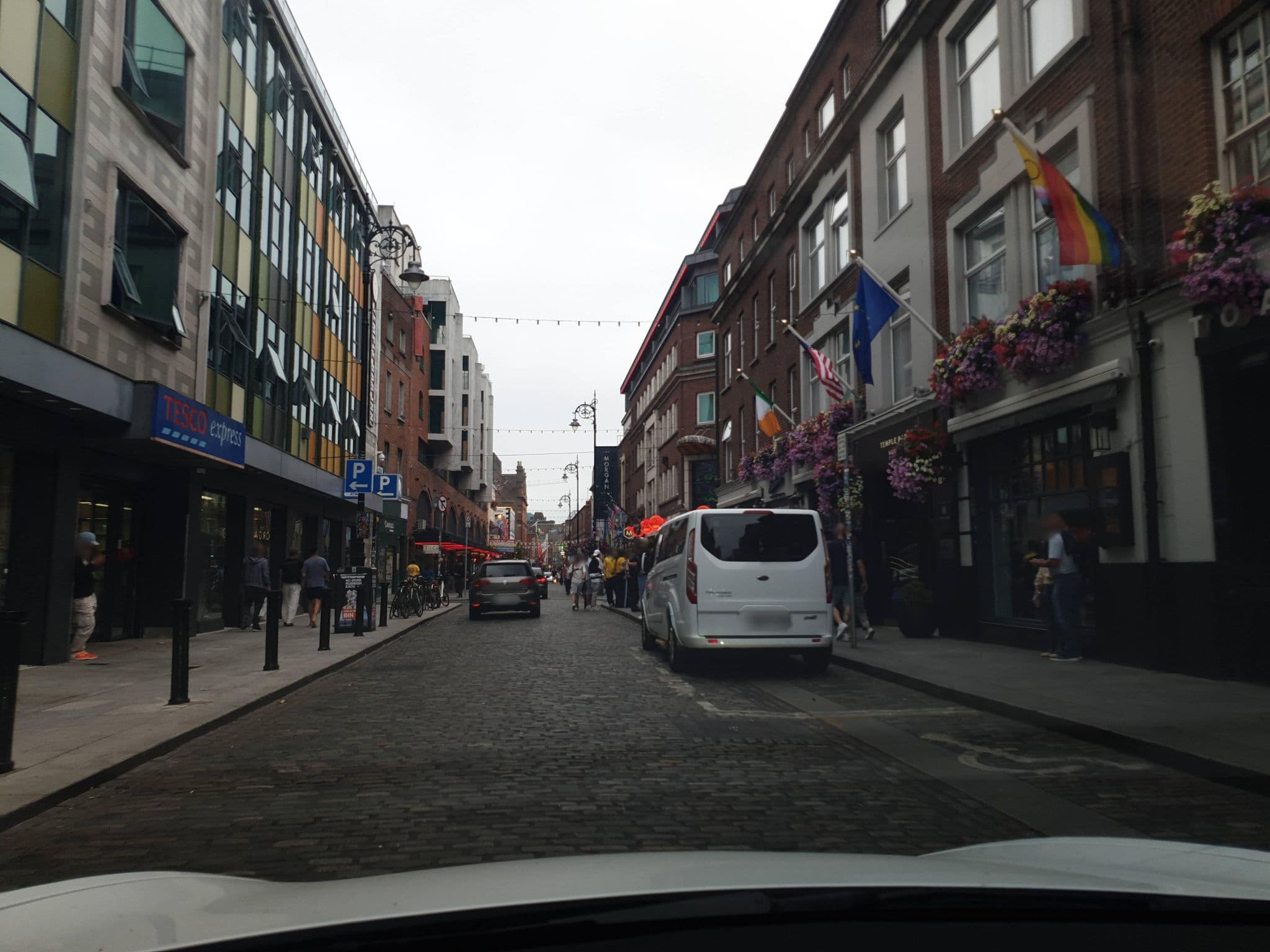 Street view near Temple Bar Inn, Dublin — © yannakis (CC BY-SA · Mapillary)