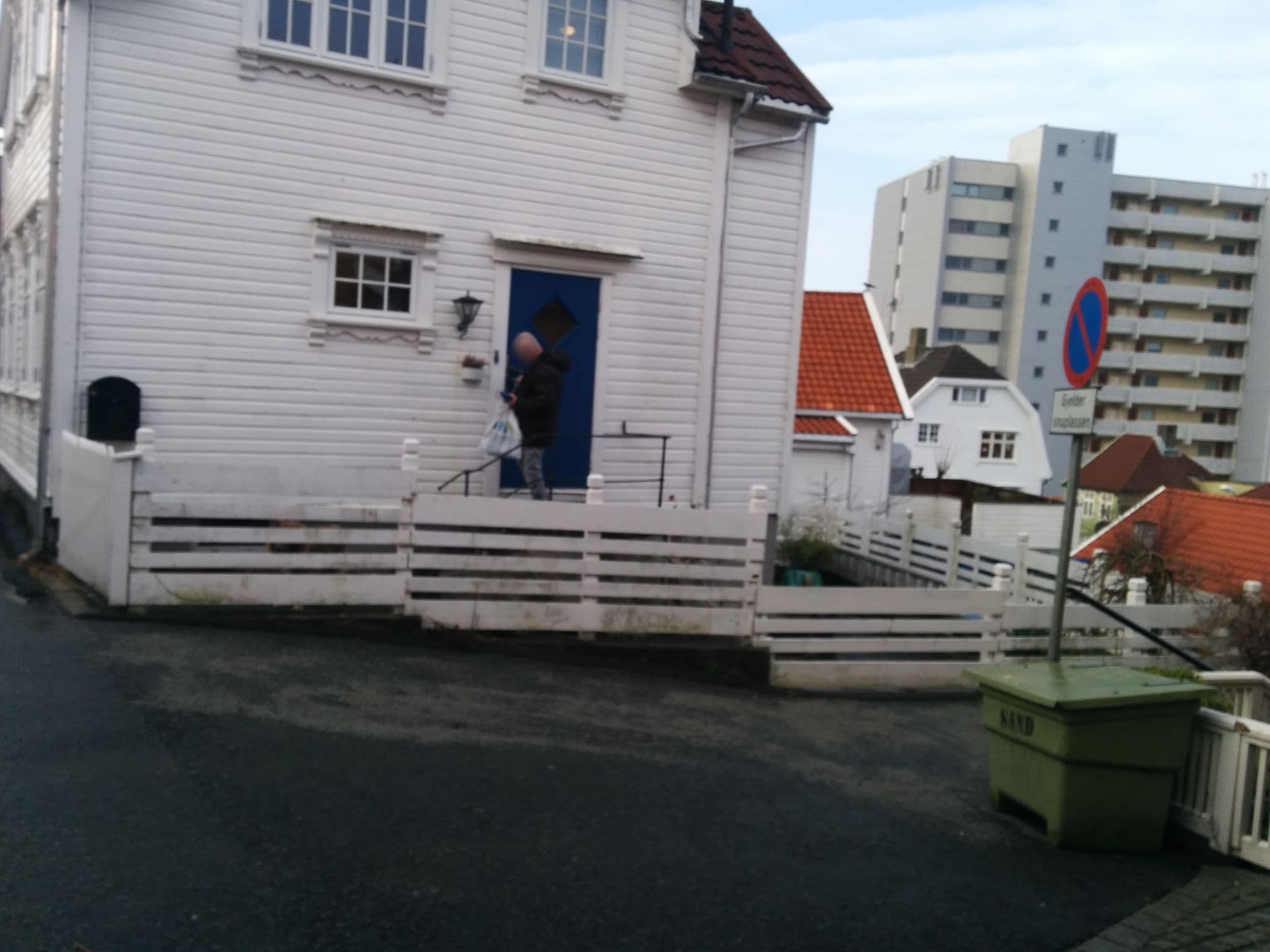 Street view near Stavanger Housing, Nedre Dalgate, Stavanger — © sailedaway (CC BY-SA · Mapillary)