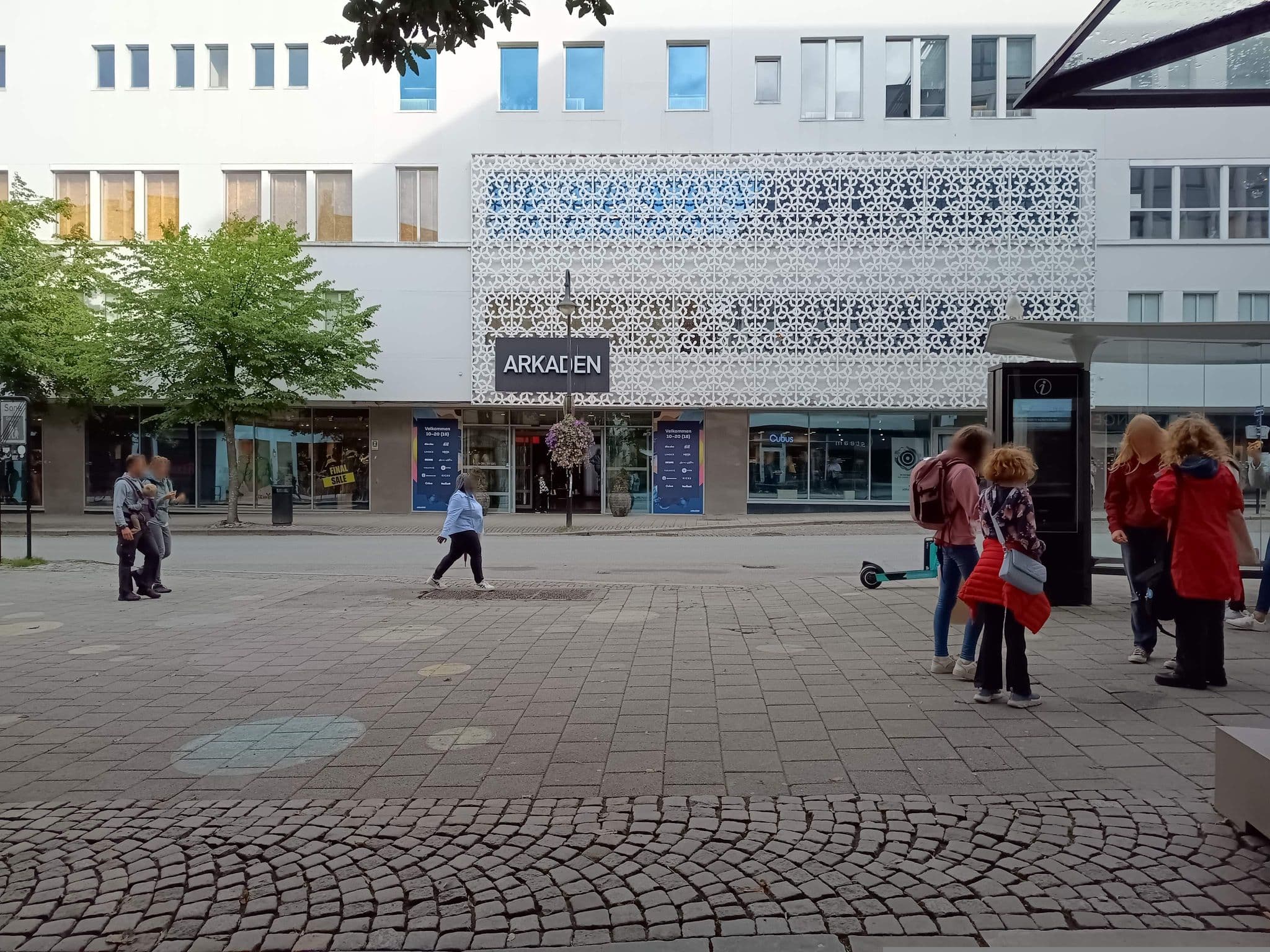 Street view near villa by frogner house, Stavanger — © Albergarri788 (CC BY-SA · Mapillary)