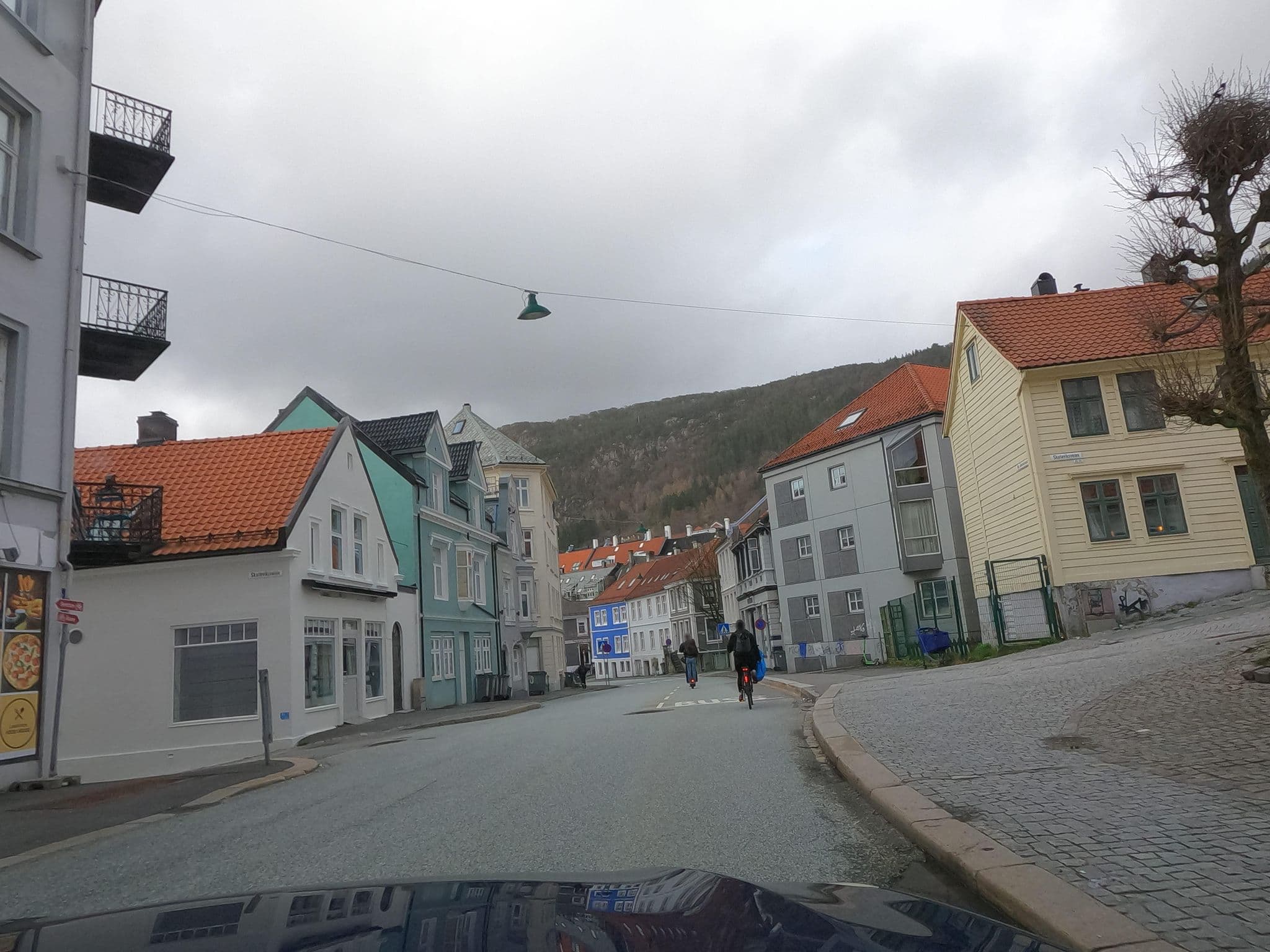 Street view near Skuteviken Apartments Anno 1790, Bergen — © karlis (CC BY-SA · Mapillary)