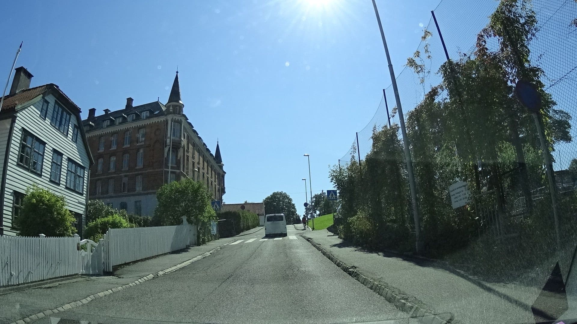 Street view near De Konstanses Home, Bergen — © kino (CC BY-SA · Mapillary)