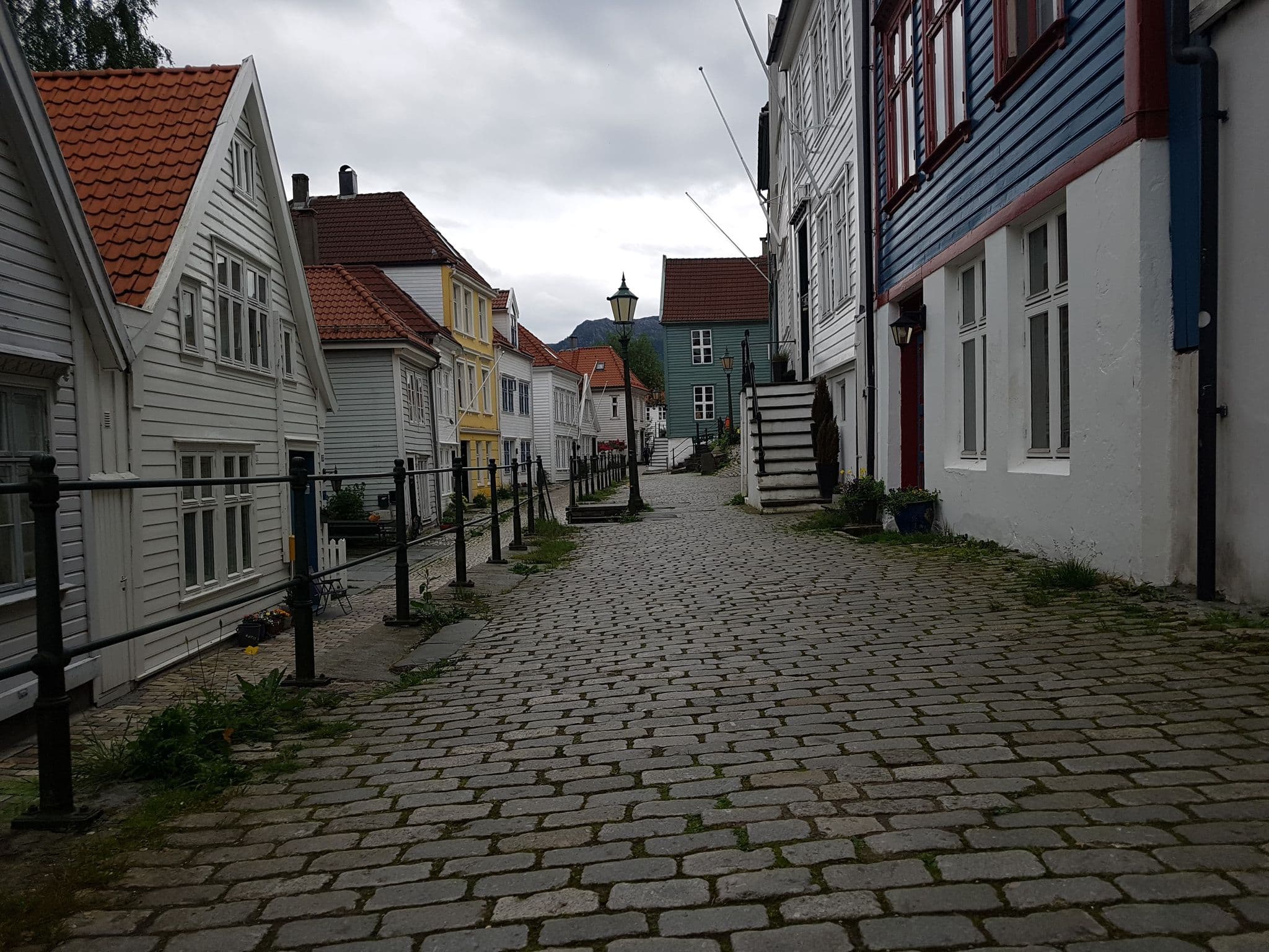 Street view near Ym40, Bergen — © pbb (CC BY-SA · Mapillary)