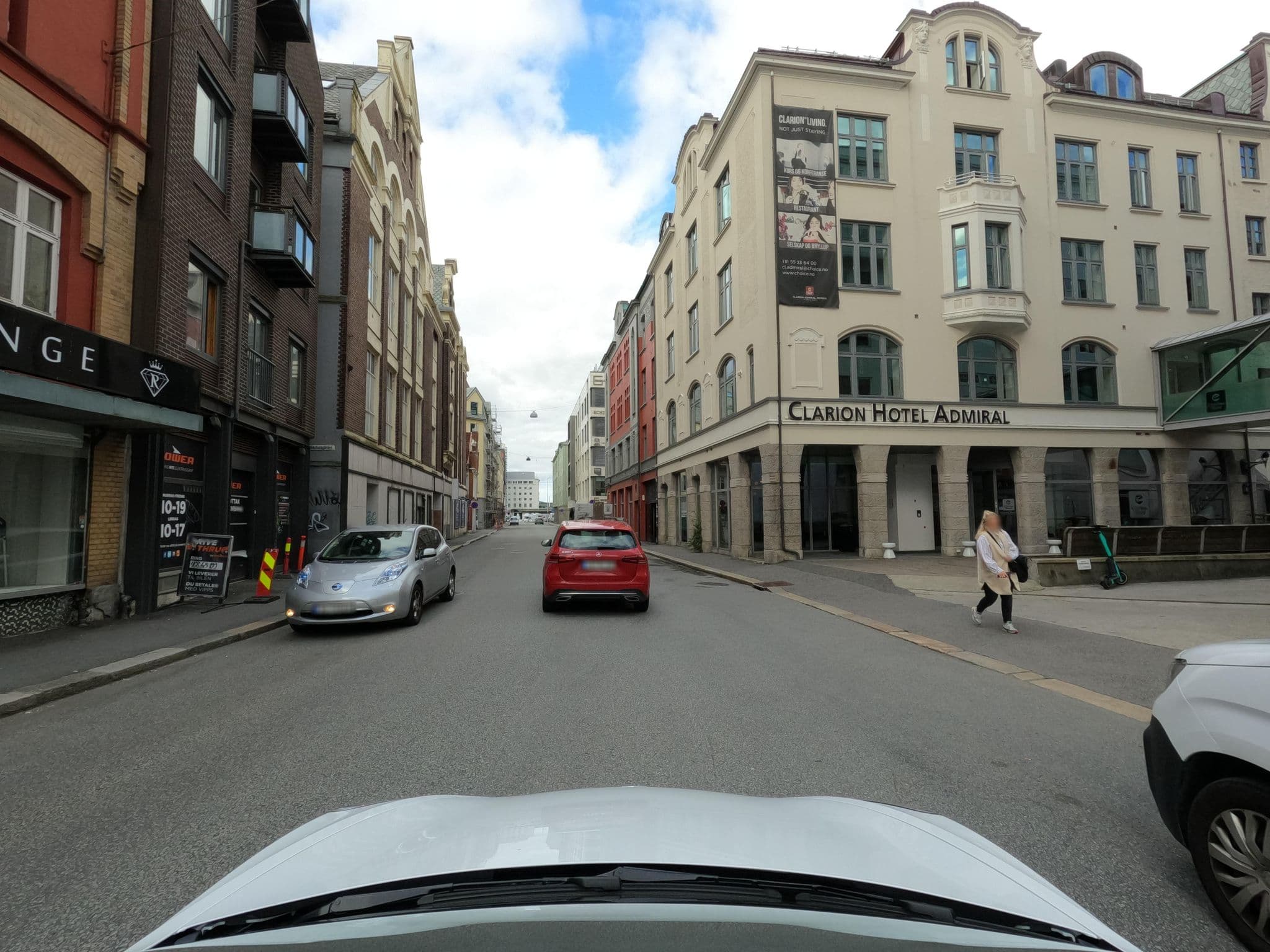 Street view near Clarion Hotel Admiral, Bergen — © catoandersen (CC BY-SA · Mapillary)