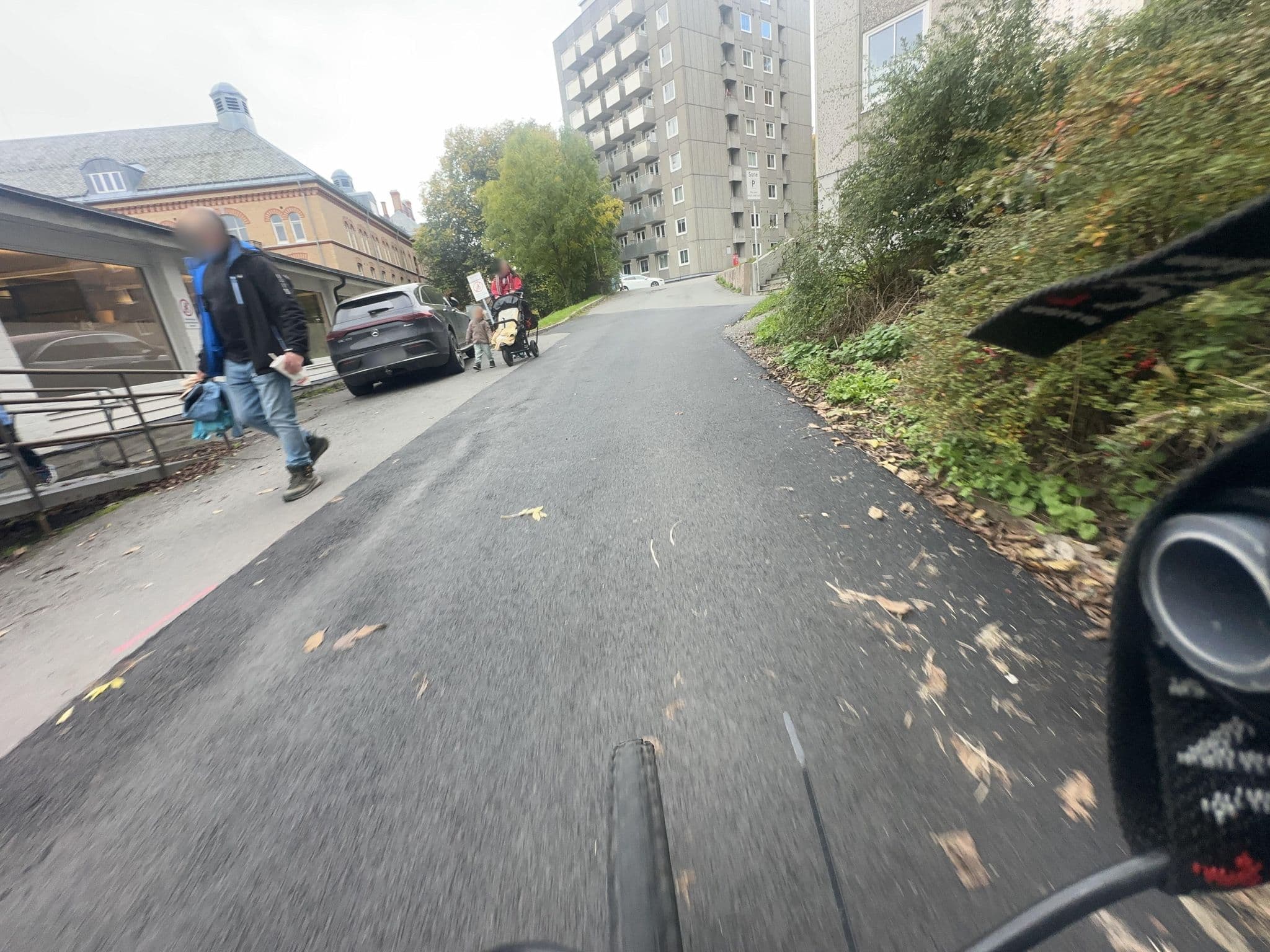 Street view near Eurest AS Ullevål Pasienthotell, Oslo — © heigre (CC BY-SA · Mapillary)