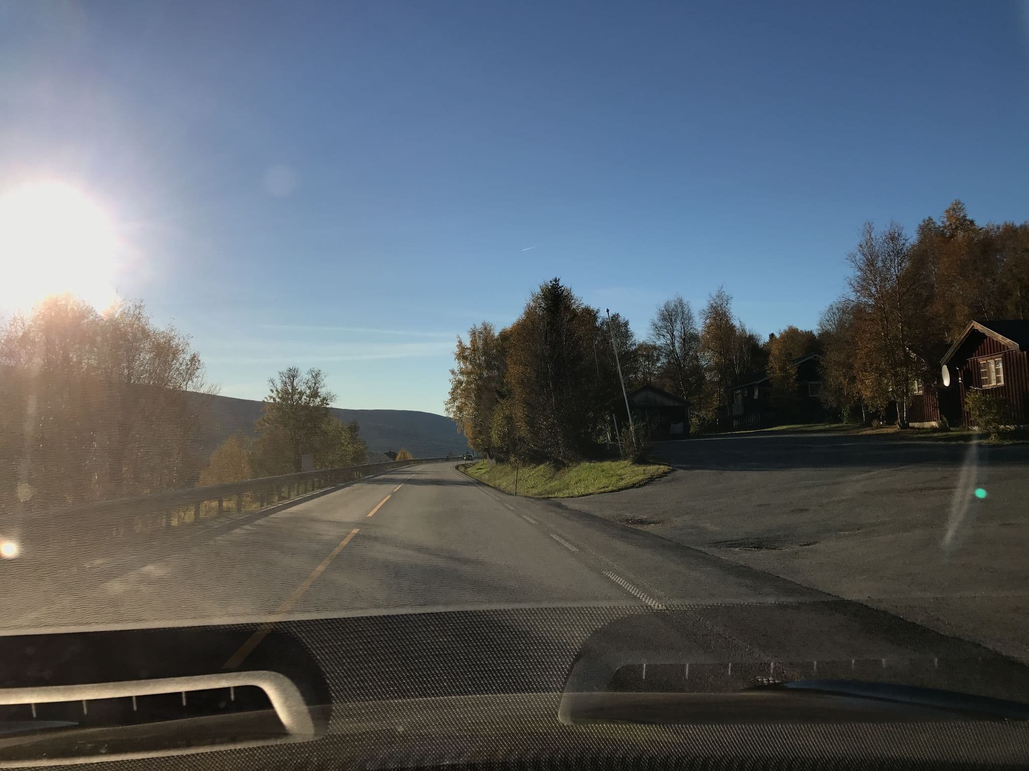 Street view near Lesja Gjestgiveri Remigija Serbentiene, Dombås — © derzornigemarkus (CC BY-SA · Mapillary)