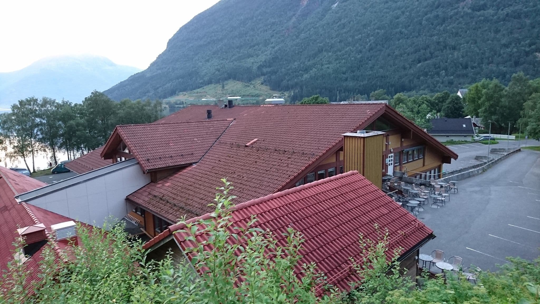 Street view near Kinsarvik Fjordhotel, Ulvik — © stokrenden (CC BY-SA · Mapillary)