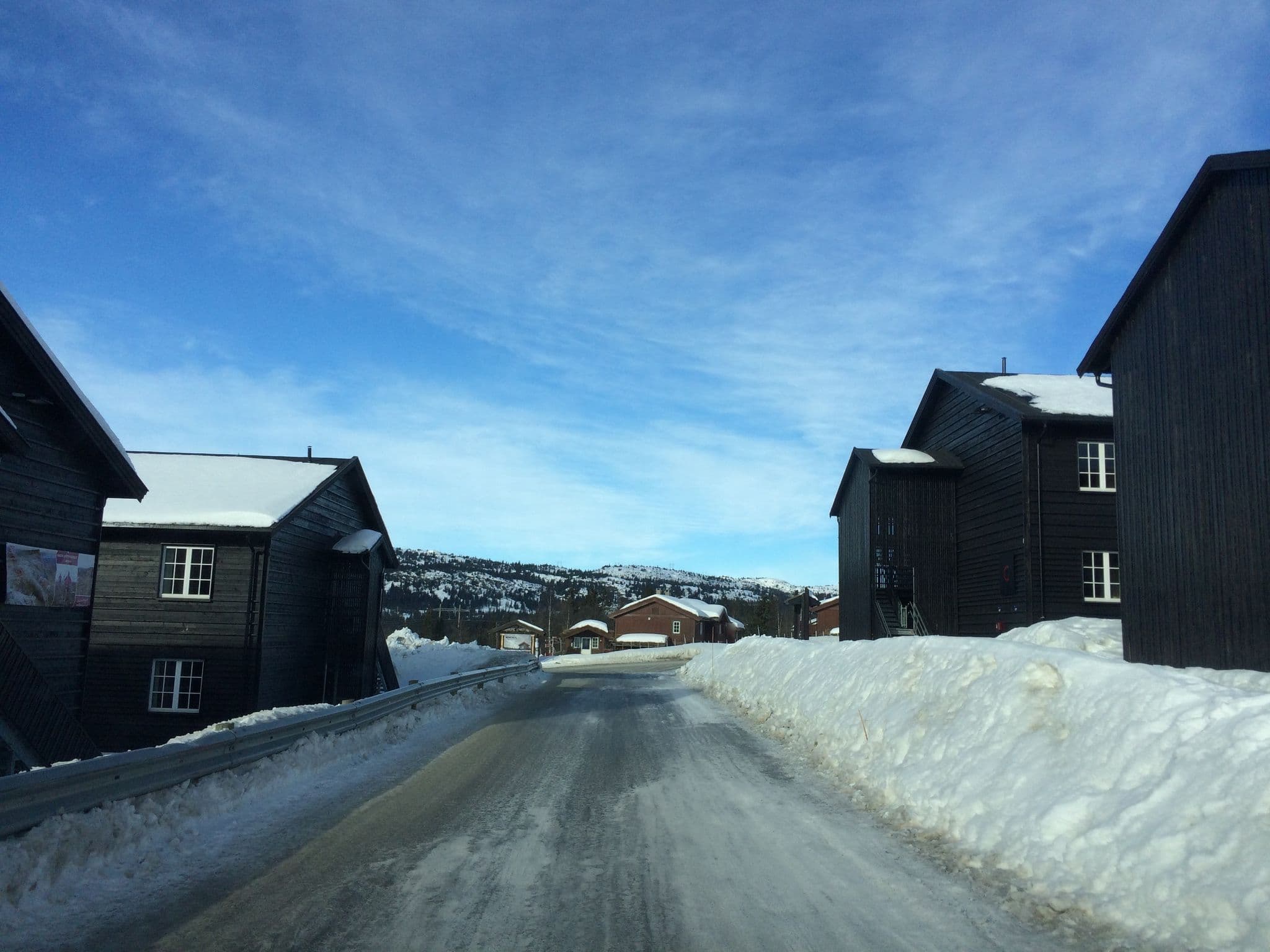 Street view near Skeikampen Velkomstsenter, Lillehammer — © peterleth (CC BY-SA · Mapillary)