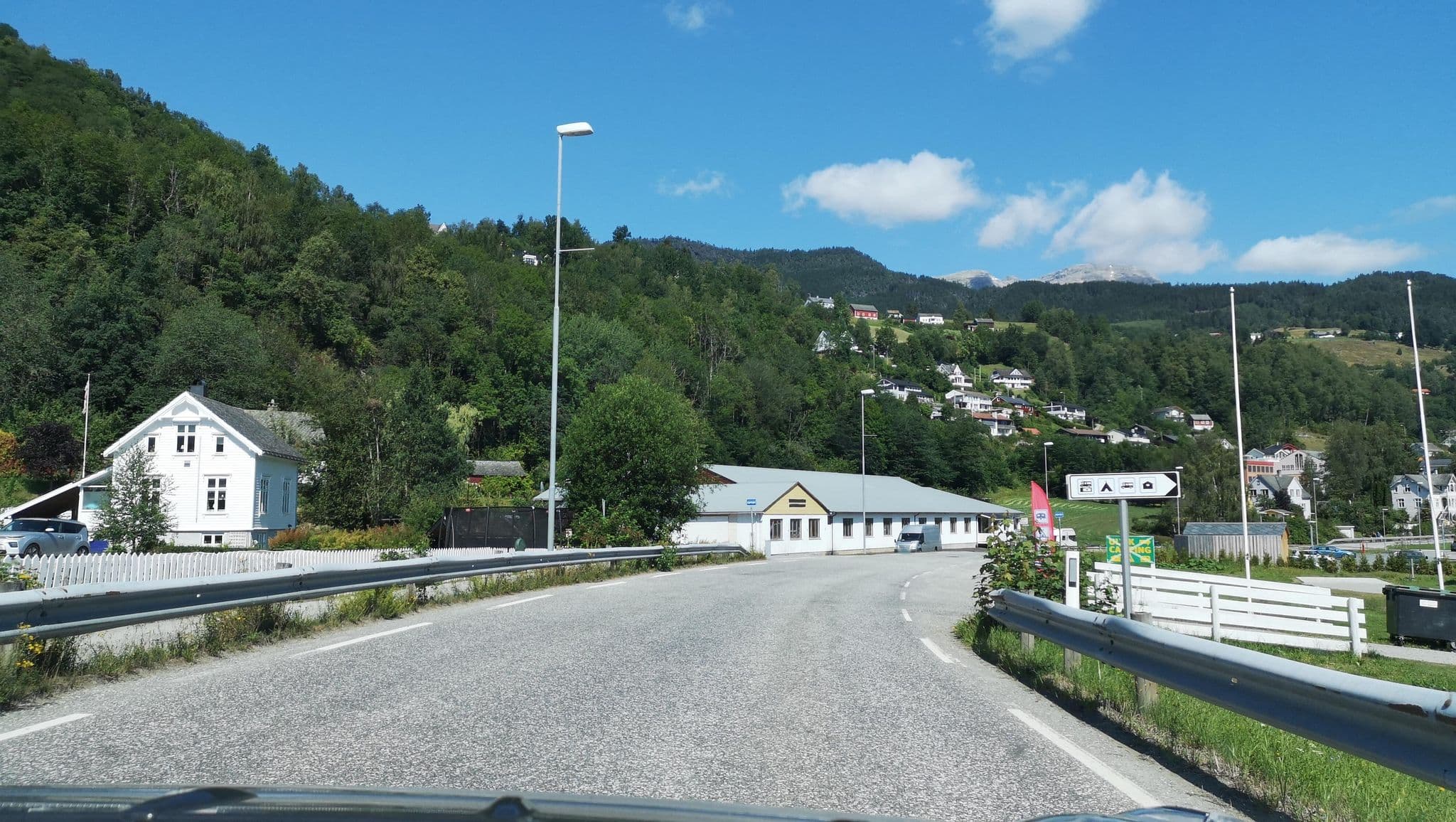 Street view near Ulvik Fjord Pensjonat, Ulvik — © matiaslavik (CC BY-SA · Mapillary)