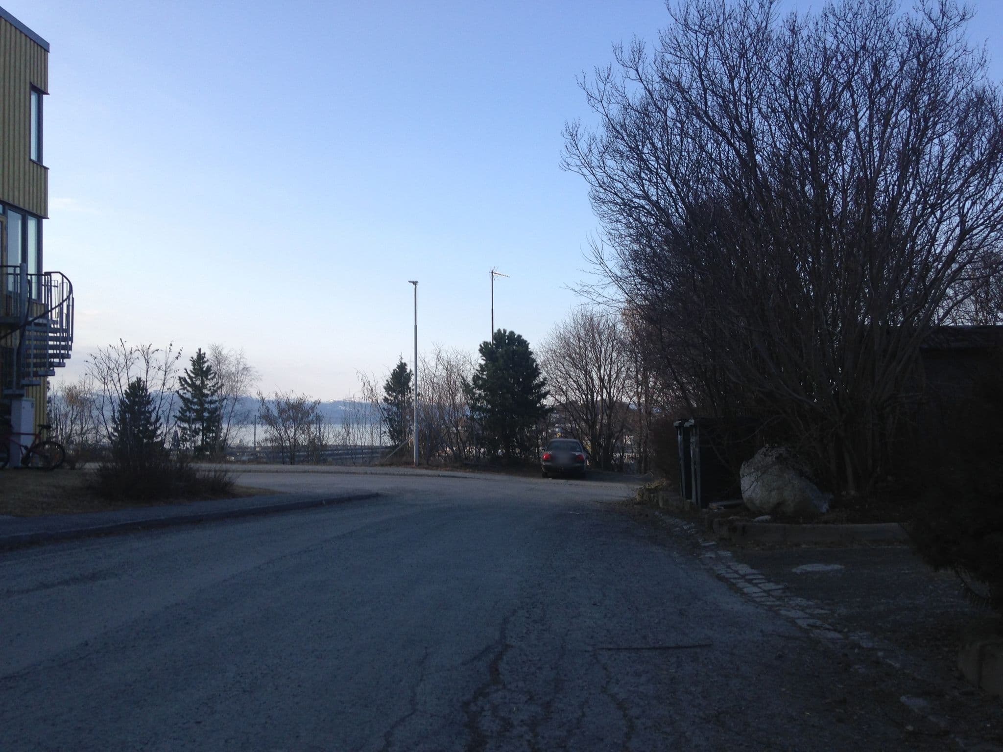 Street view near Trondheim Vandrerhjem, Trondheim — © pbb (CC BY-SA · Mapillary)