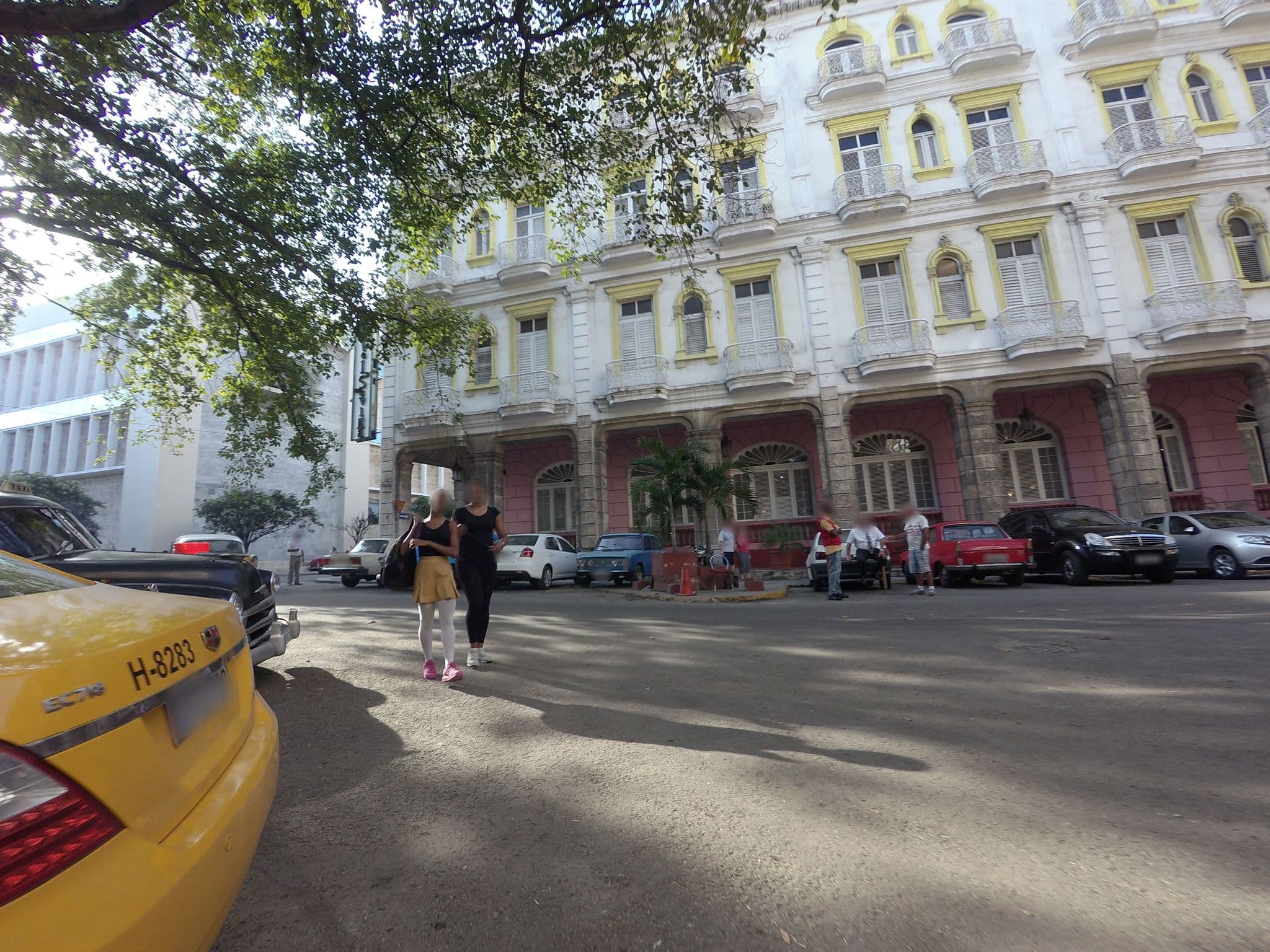 Street view near Hotel Sevilla (Sevilla Biltmore), La Habana Vieja