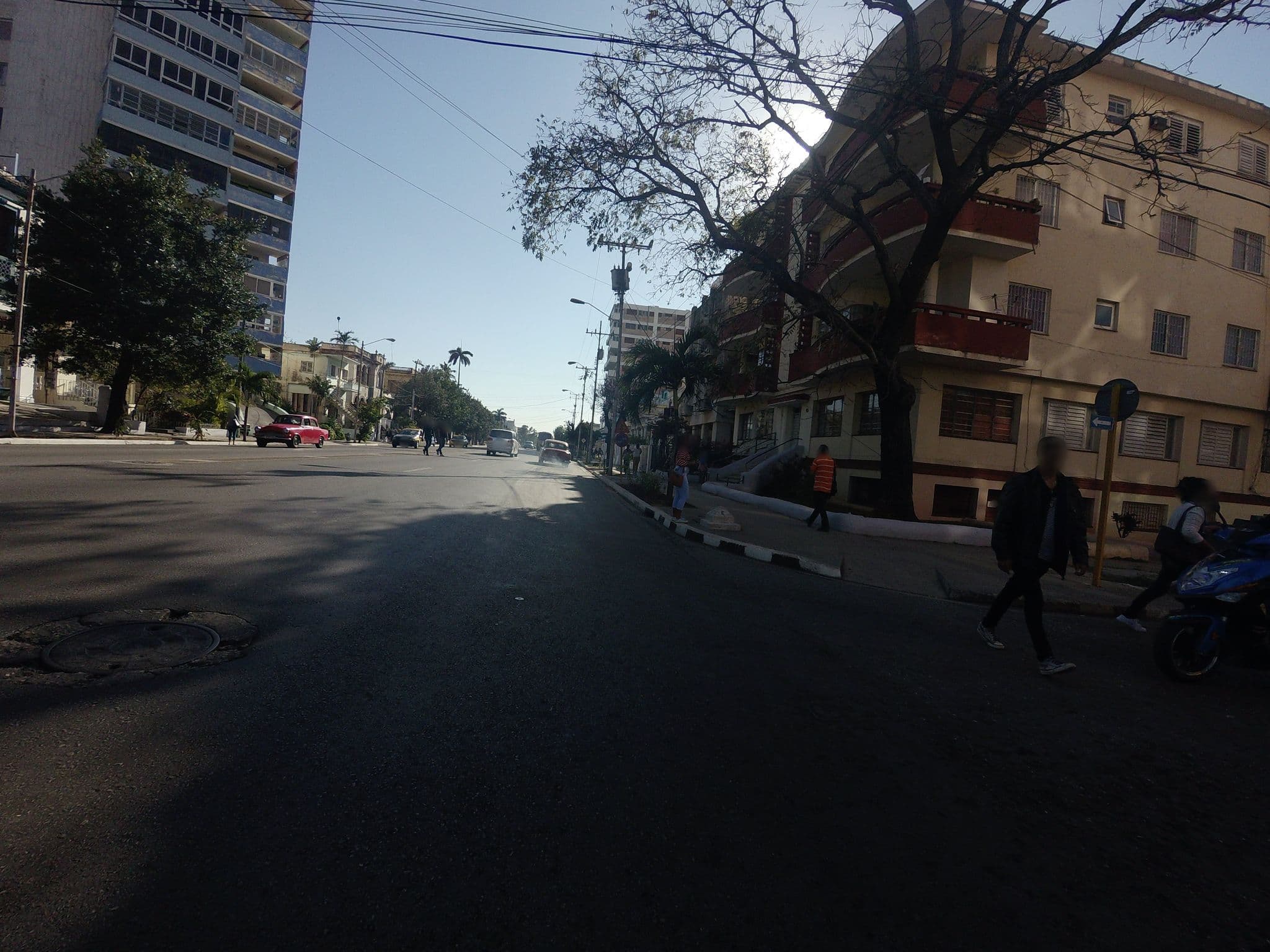 Street view near Hotel 4 mosqueteros, Vedado