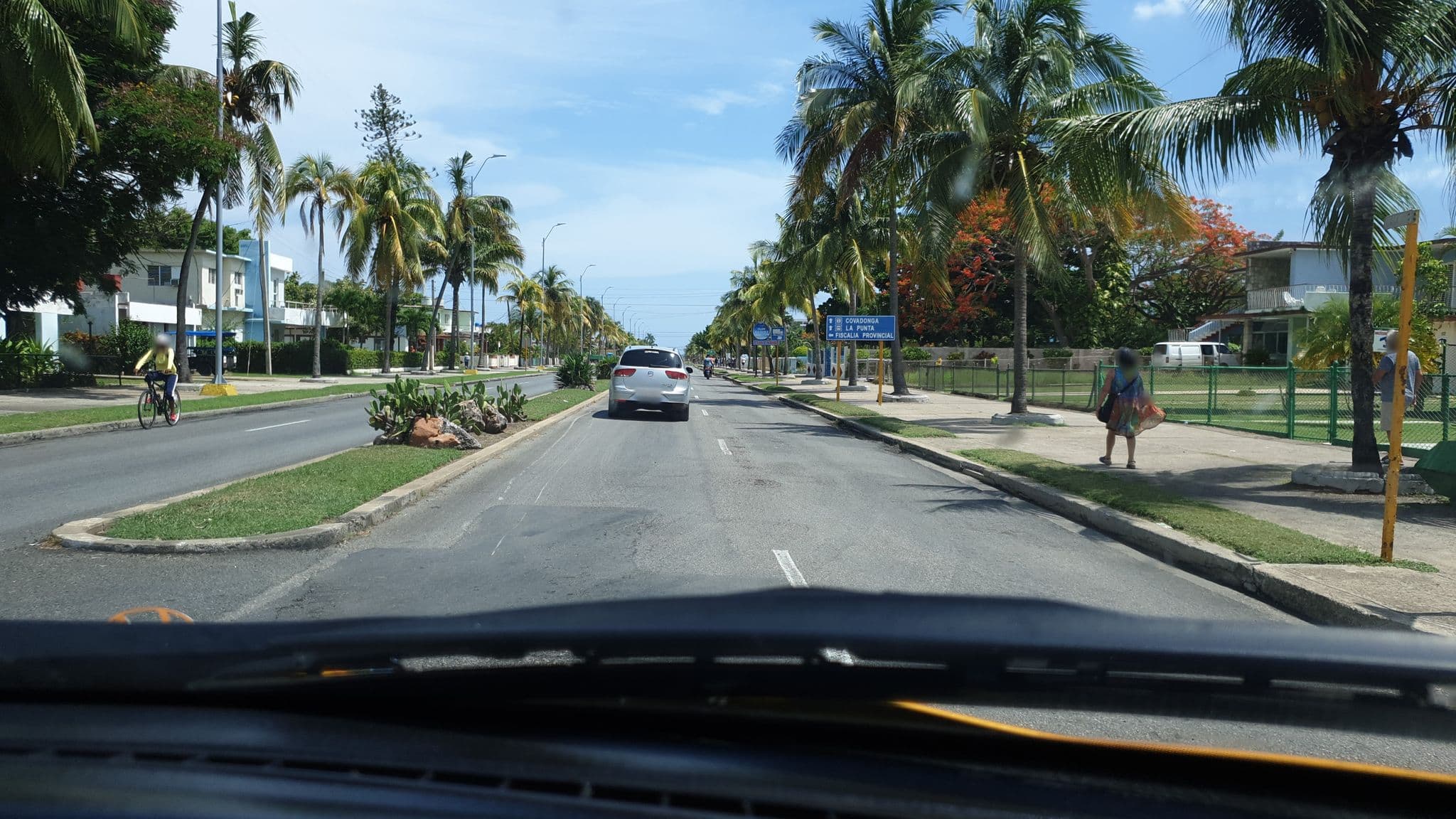 Street view near Hostal El Coqui y Anita, Cienfuegos