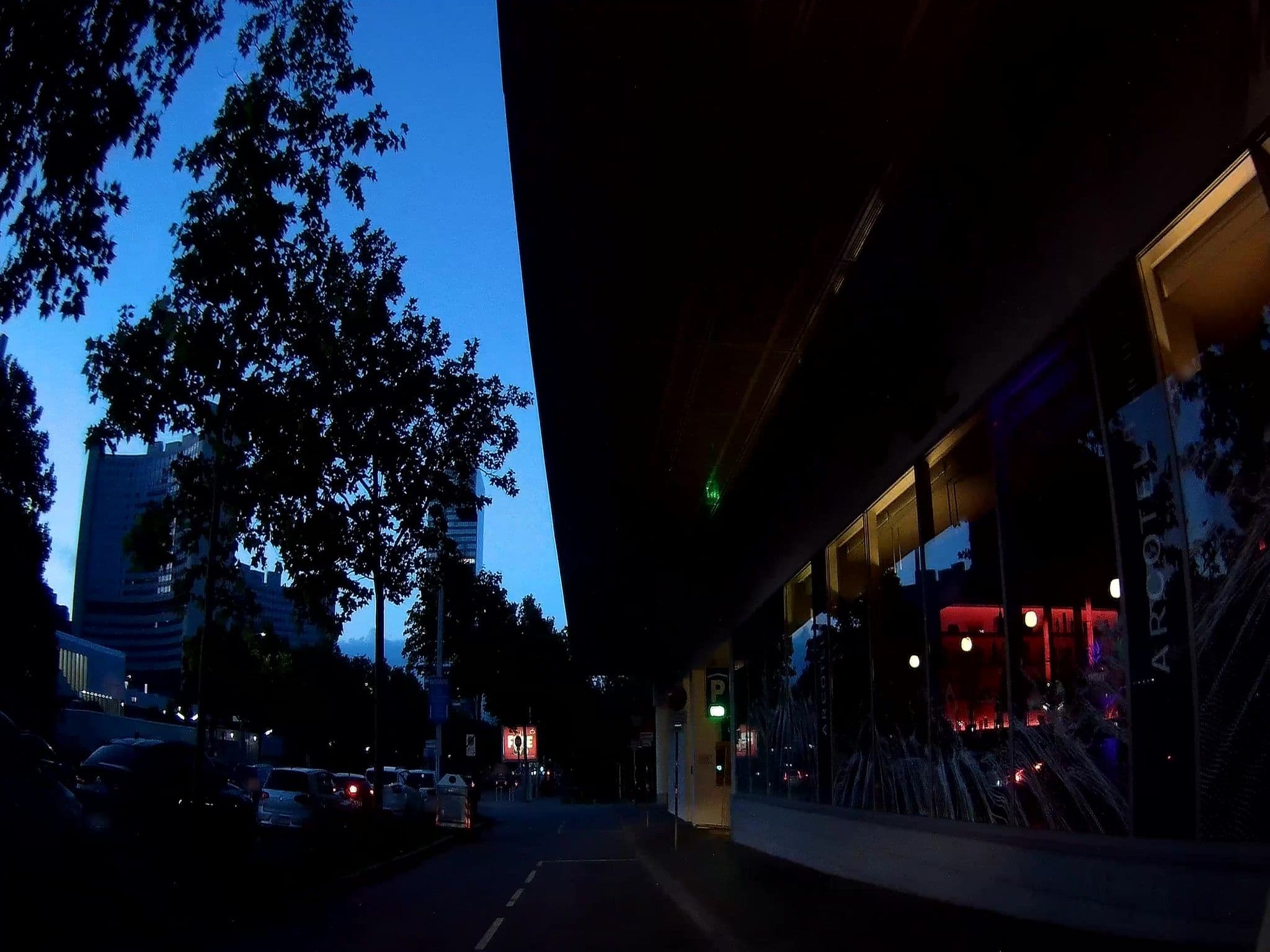 Street view near Arcotel Kaiserwasser, Floridsdorf — © fuchserl (CC BY-SA · Mapillary)