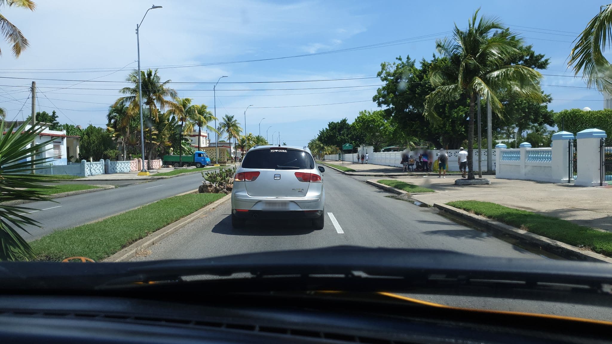 Street view near Hostal Niurka, Cienfuegos
