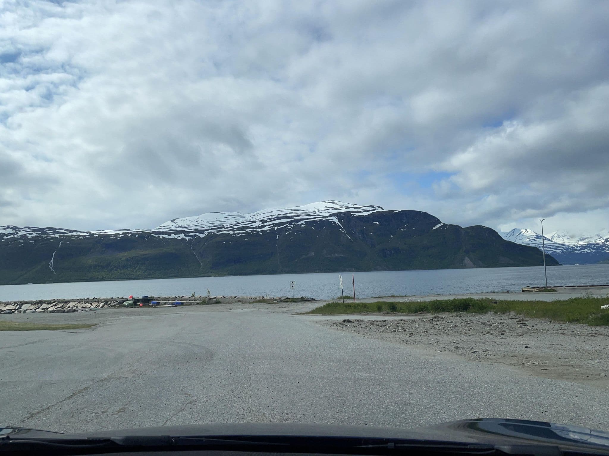 Street view near Lyngenfjord,Odins Hus, Storslett — © kino (CC BY-SA · Mapillary)