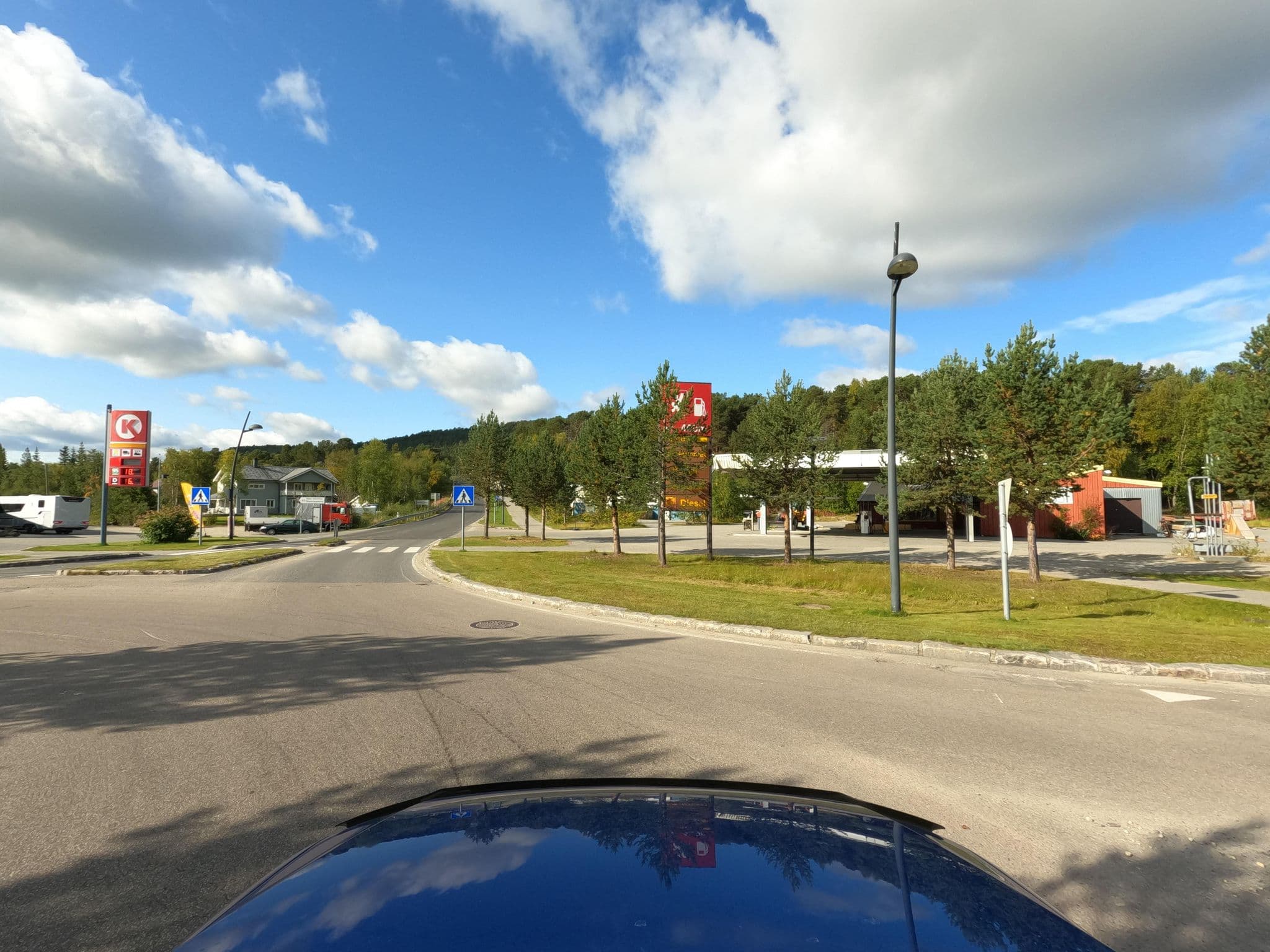 Street view near Nedre Mollisjok Fjellstue Per Edvard Johnsen, Kárášjohka — © catoandersen (CC BY-SA · Mapillary)
