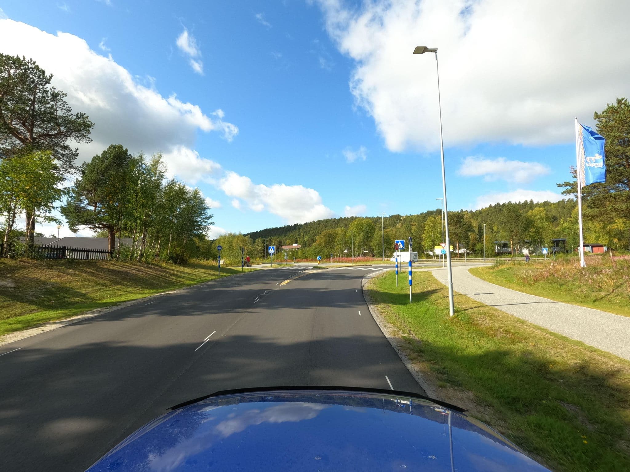 Street view near The White Reindeer Motel, Kárášjohka — © catoandersen (CC BY-SA · Mapillary)