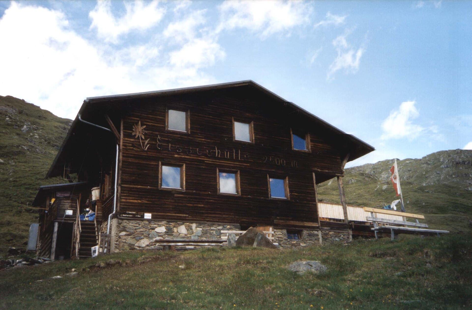 Eisseehütte (via Wikimedia Commons, CC BY-SA 3.0)
