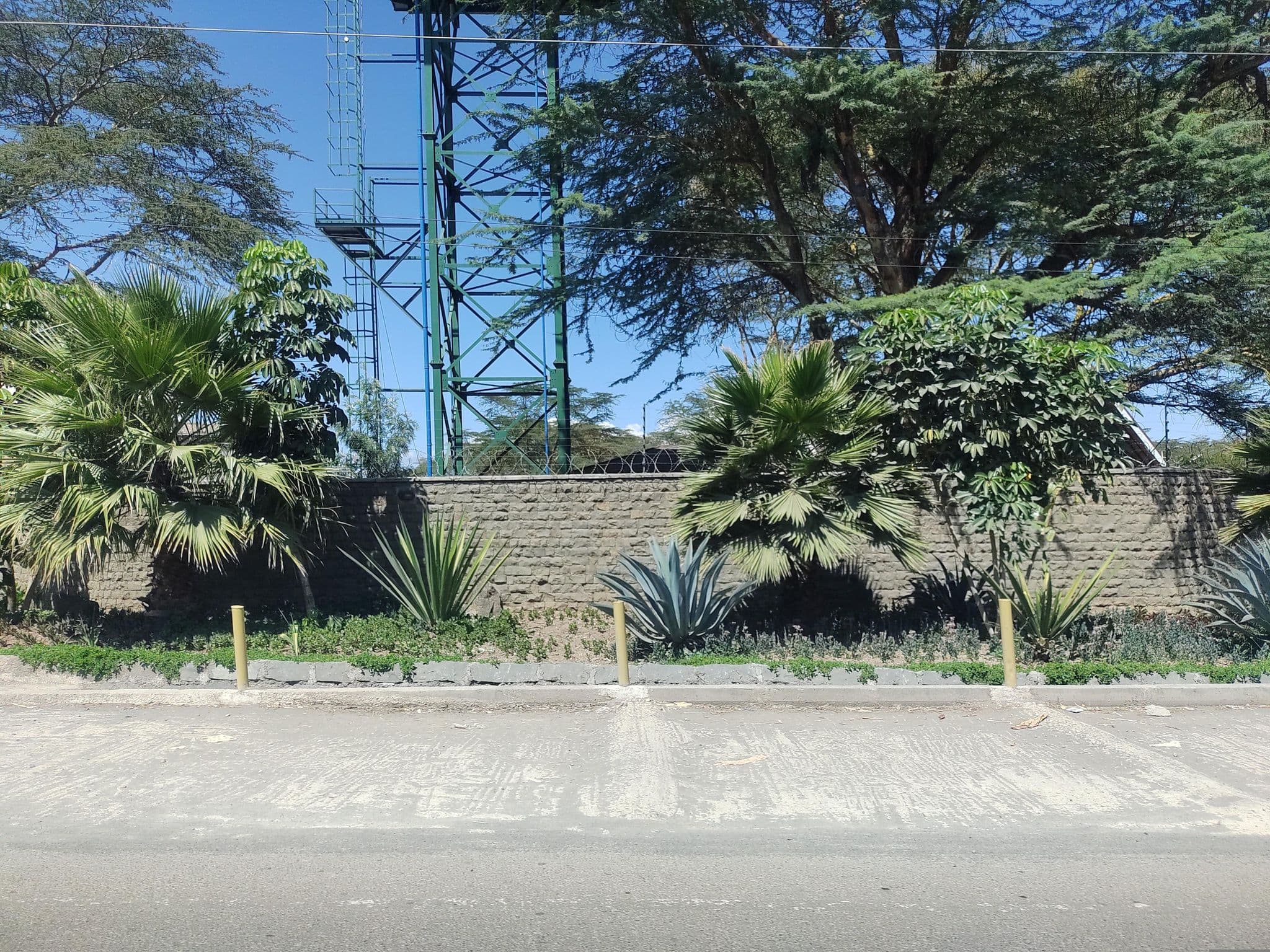 Street view near Hotel Geneveive, Naivasha — © mapeadora (CC BY-SA · Mapillary)