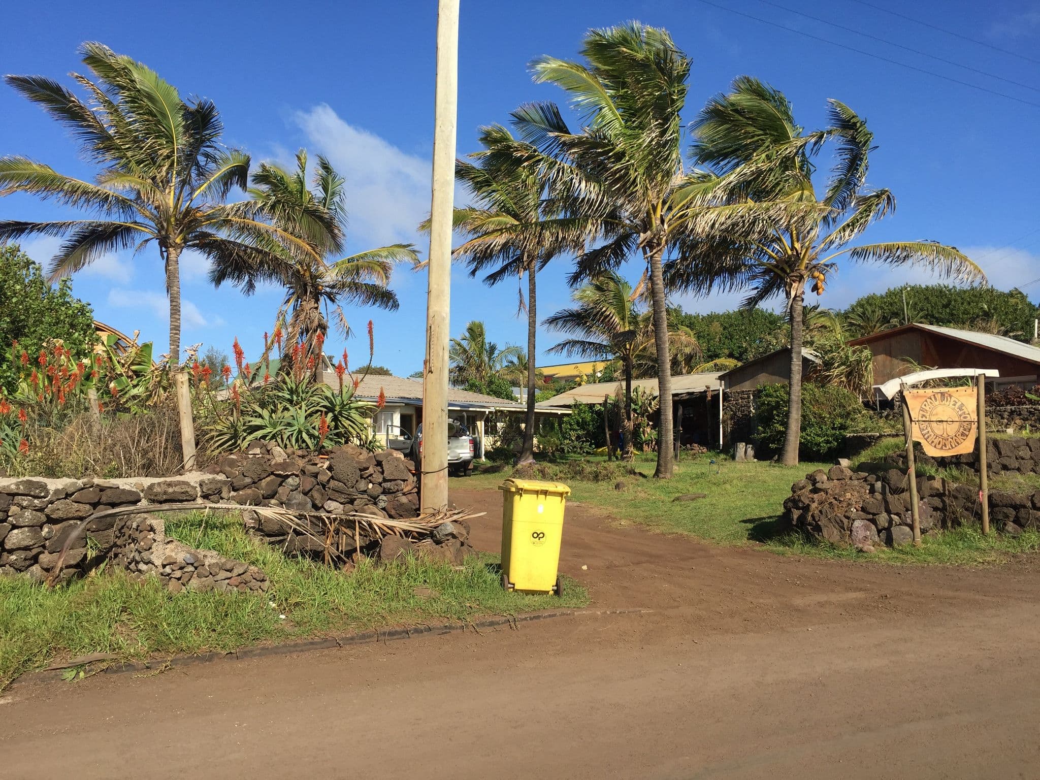 Street view near Te'Ora, Hanga Roa — © lyonwj (CC BY-SA · Mapillary)