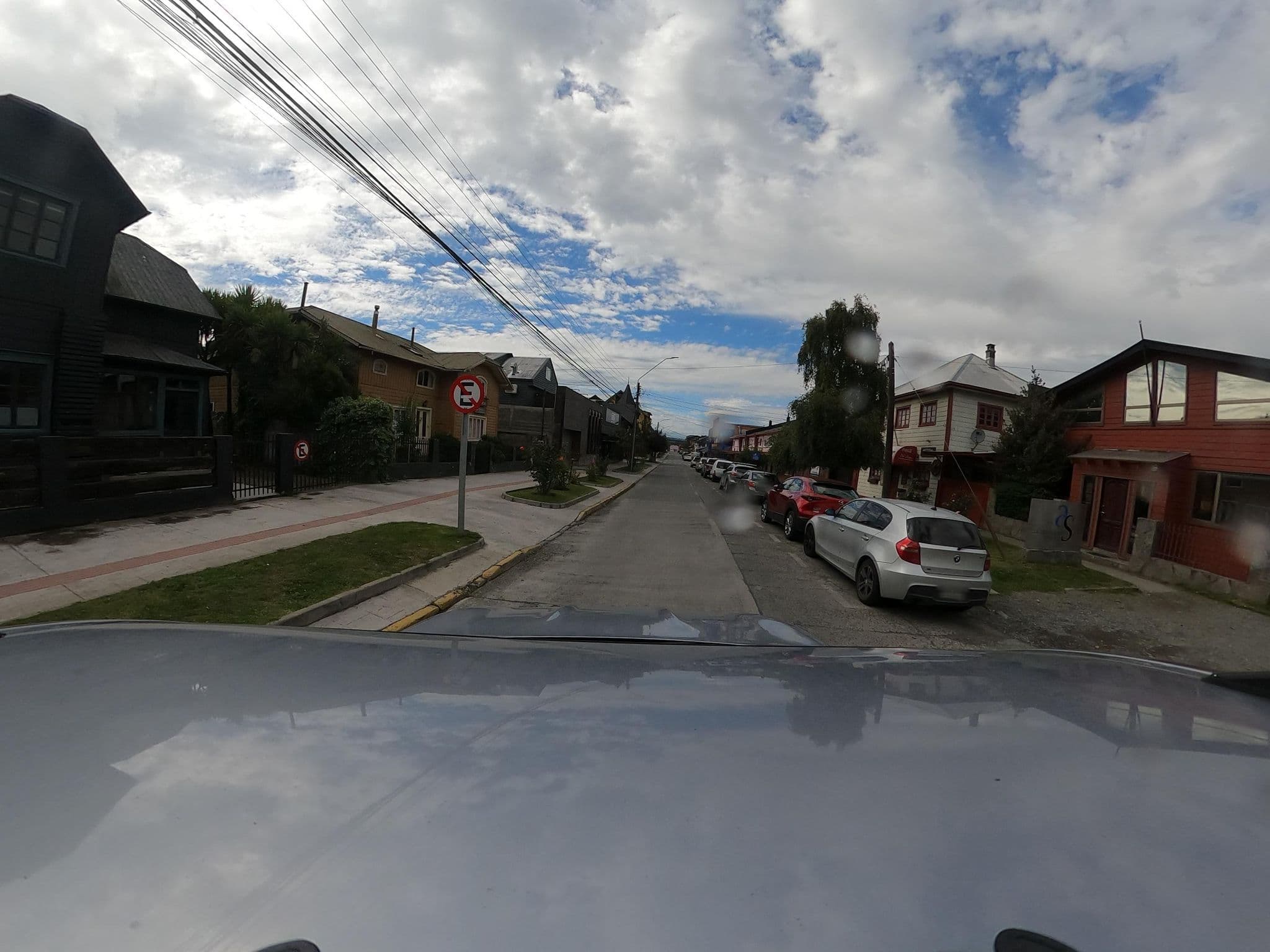 Street view near Melmac Hostel, Puerto Varas — © felipeeugenio (CC BY-SA · Mapillary)