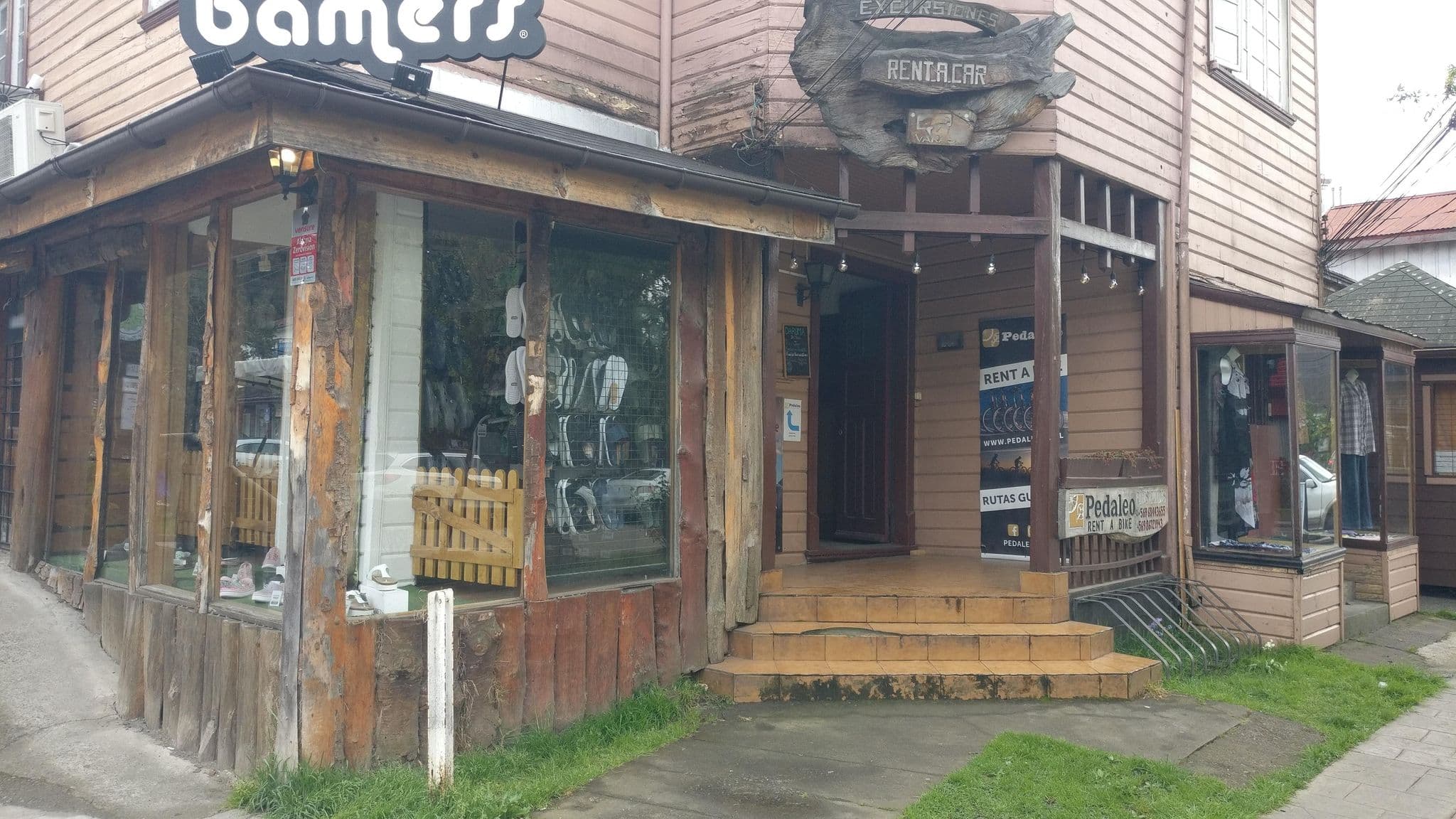 Street view near Hostal Ellenhaus, Puerto Varas — © Kaart_Local (CC BY-SA · Mapillary)