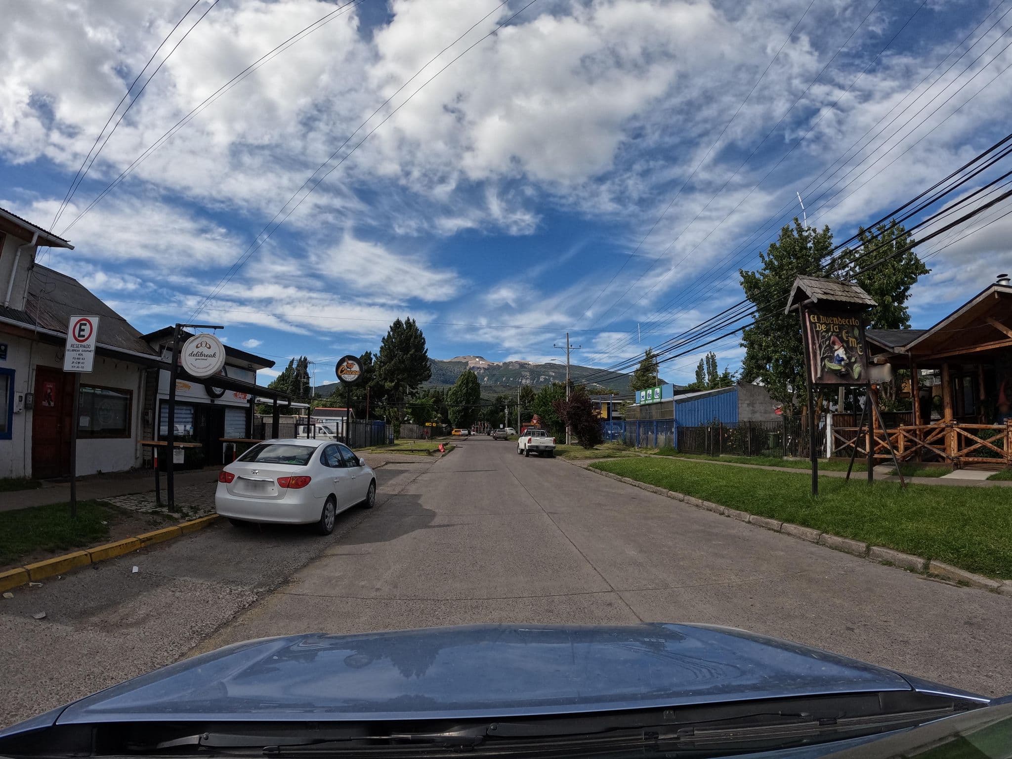 Street view near Residencial Puerto Varas, Coyhaique — © Kaart_Local (CC BY-SA · Mapillary)