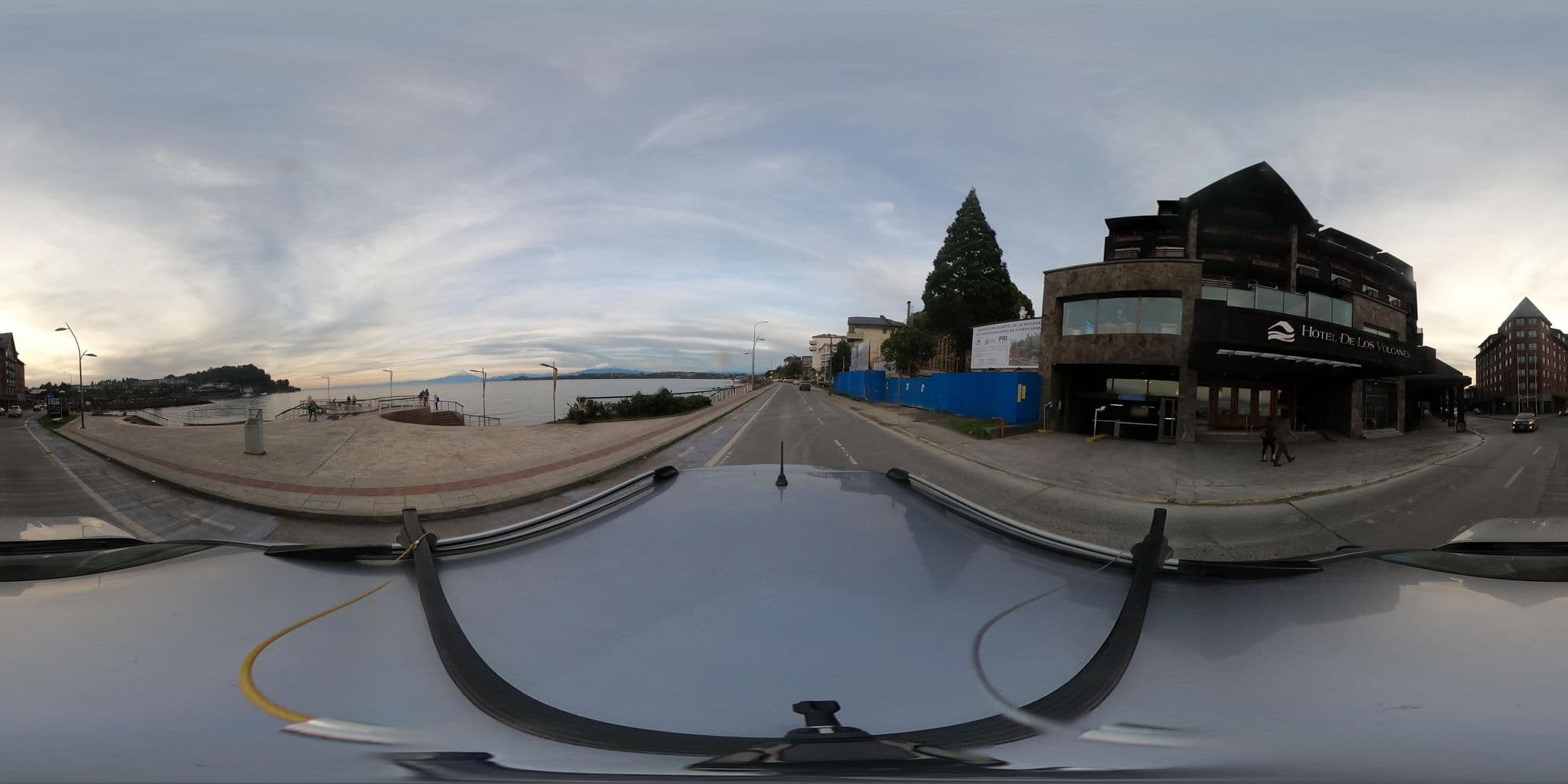 Street view near Hotel Dreams de Los Volcanes, Puerto Varas — © felipeeugenio (CC BY-SA · Mapillary)